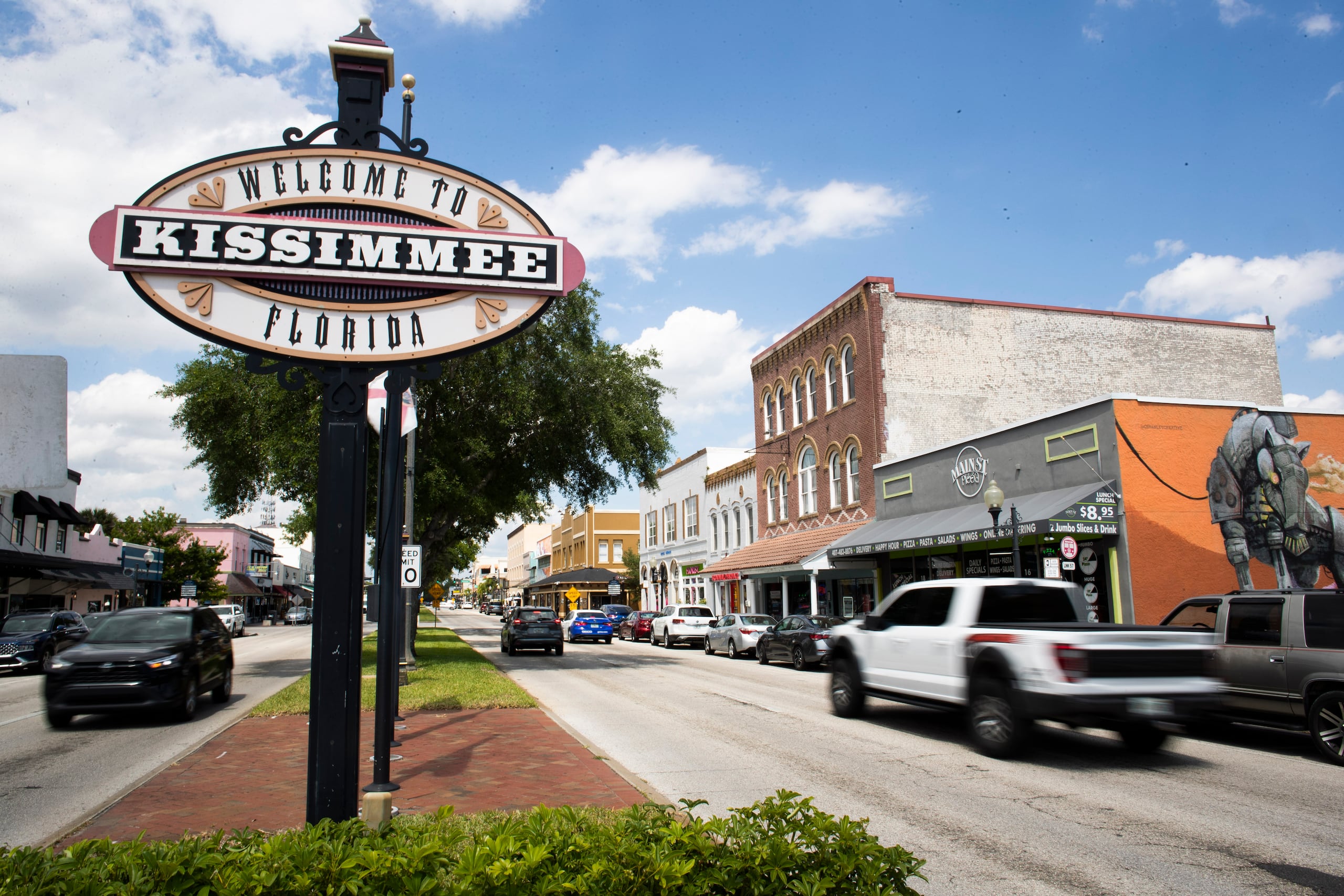 Los turistas iban al Mecum Car Show de la ciudad de Kissimmee, una de las mayores subastas para coleccionistas de autos.