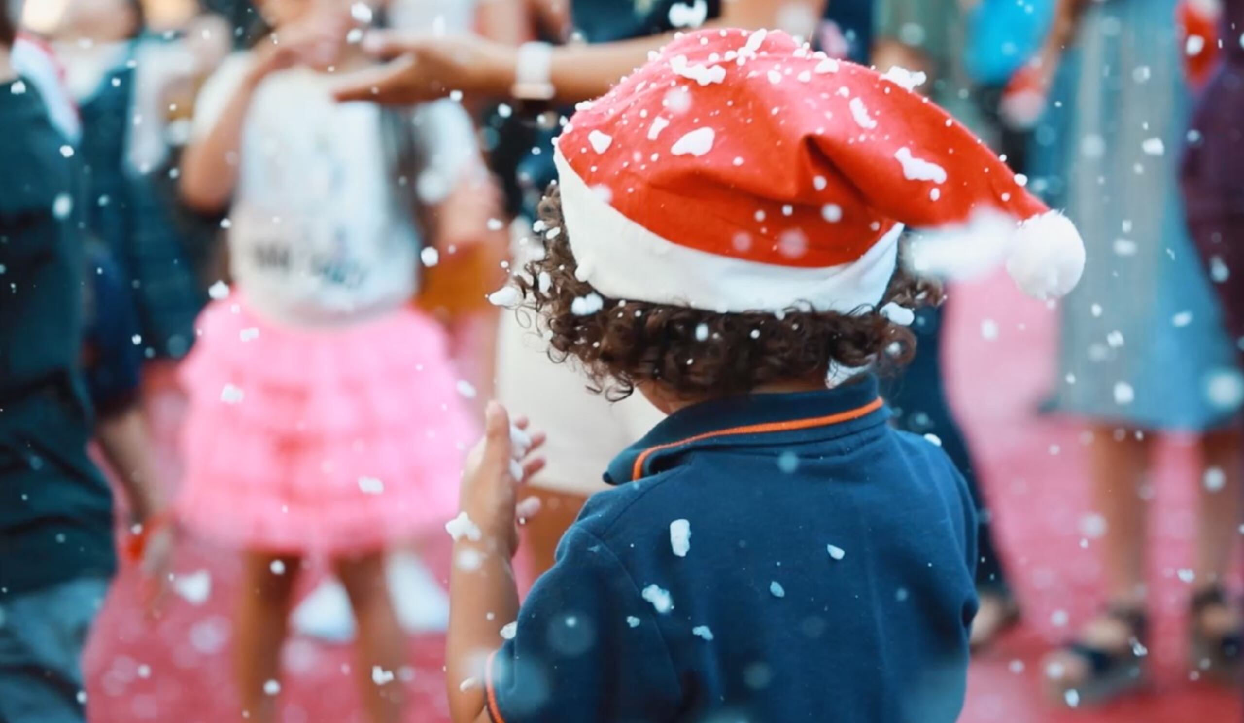 Las tradicionales “Caídas de Nieve en PLAZA", se llevarán a cabo todos los días en los horarios de 11:00 am, 3:00 pm y 7:00 pm, en el Atrio Central.