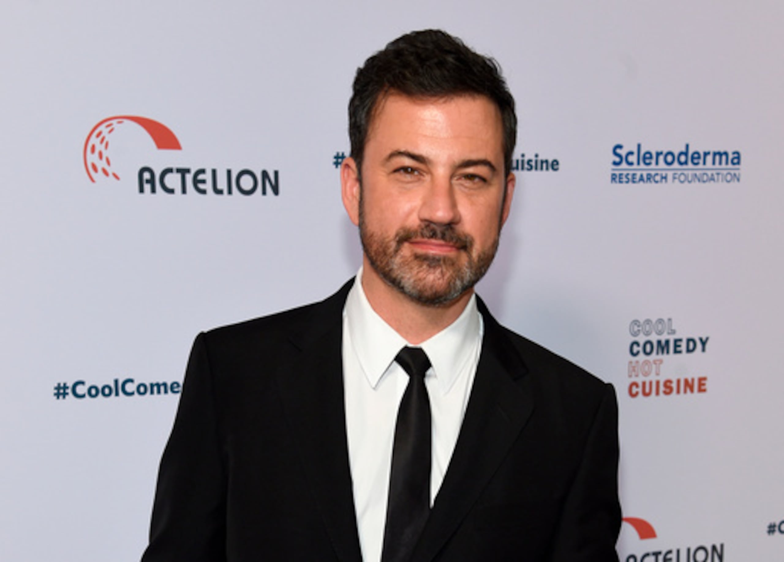 ARCHIVO - En esta foto de archivo del 16 de junio de 2017, Jimmy Kimmel asiste a la 30ª gala benéfica anual de la Fundación de Esclerodermia en el hotel Beverly Wilshire en Beverly Hills, California (Foto de Chris Pizzello/Invision/AP, Archivo).