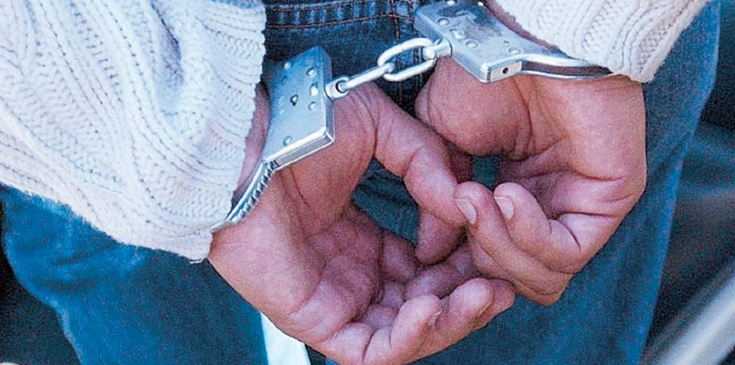 El individuo armado que fue detenido le dijo a la Policía que cargaba con una pistola porque había sido herido de bala recientemente. (Archivo / GFR Media)