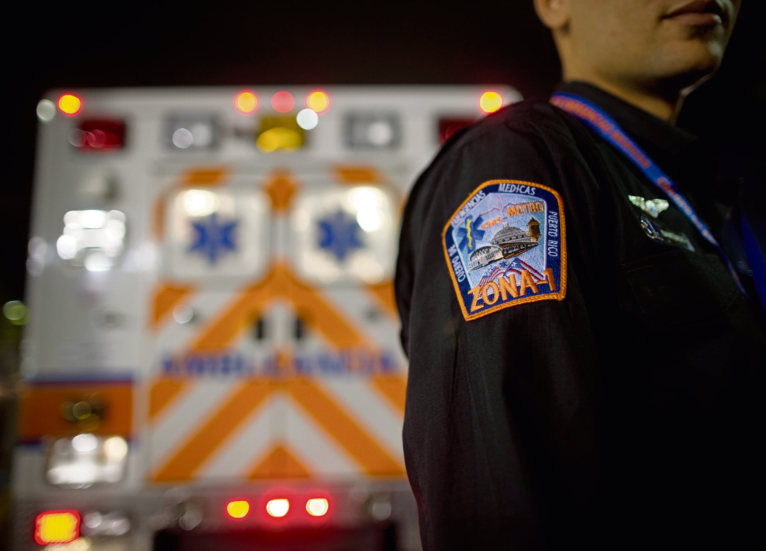 Se informó que el paramédico fue atendido por sus propios compañeros y su condición es estable.