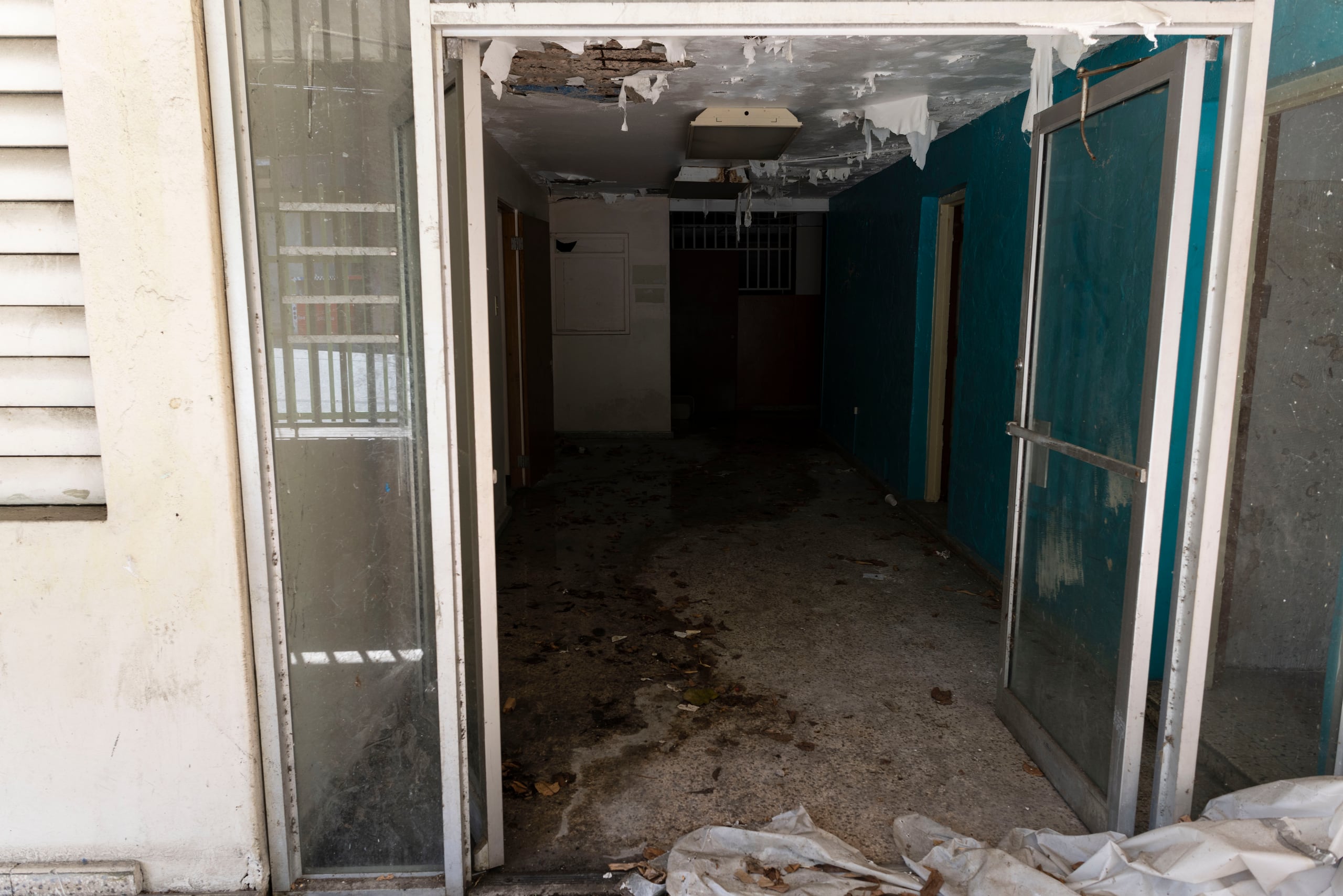 "Ya prácticamente es un estorbo público, así que con mucha nostalgia lo tenemos que ya demoler, pero en su lugar vamos a tener vivienda para las personas”, comentó.