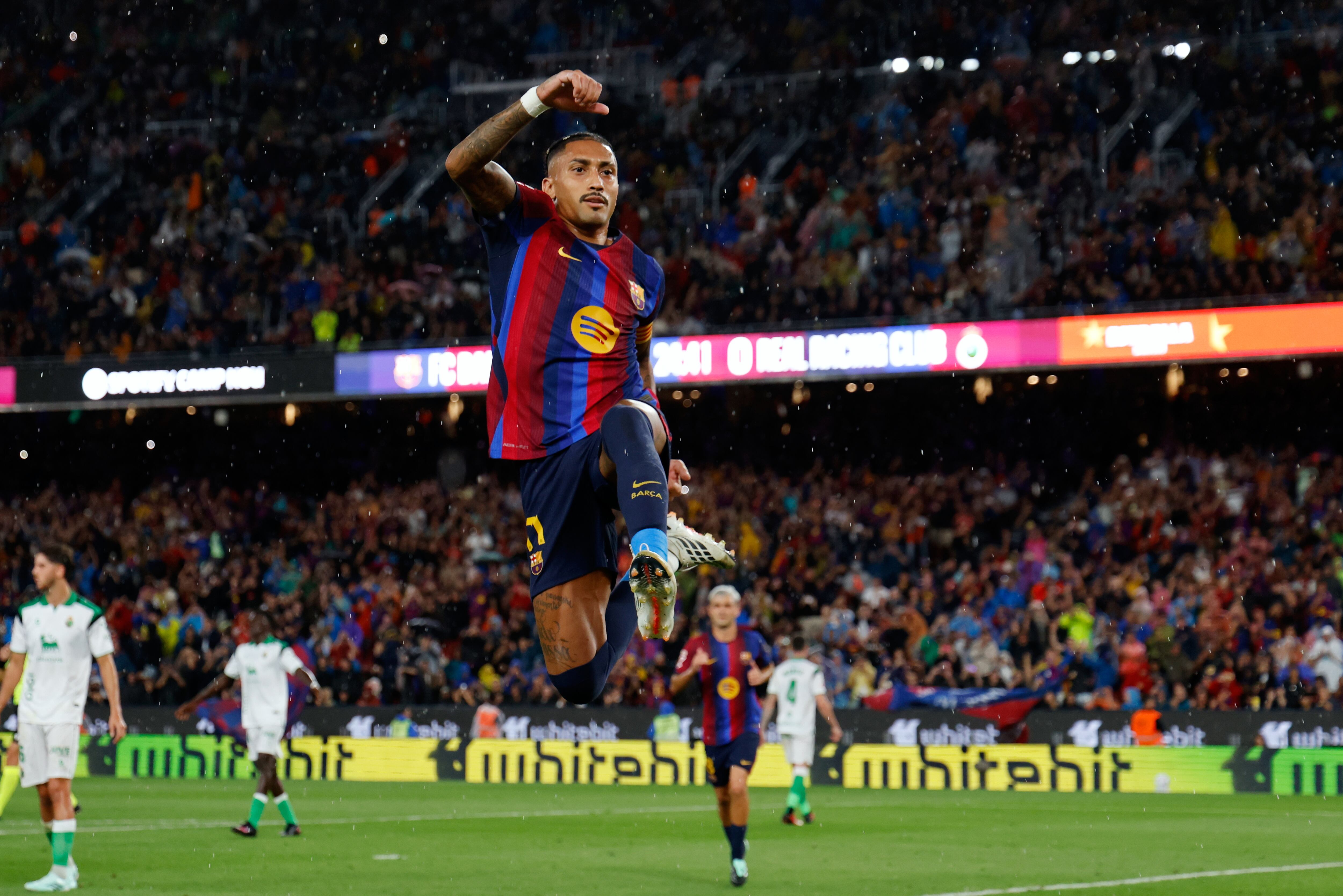 Imagen de la cobertura de: Raphinha firma otro triplete y el Barcelona sigue sumando victorias en La Liga