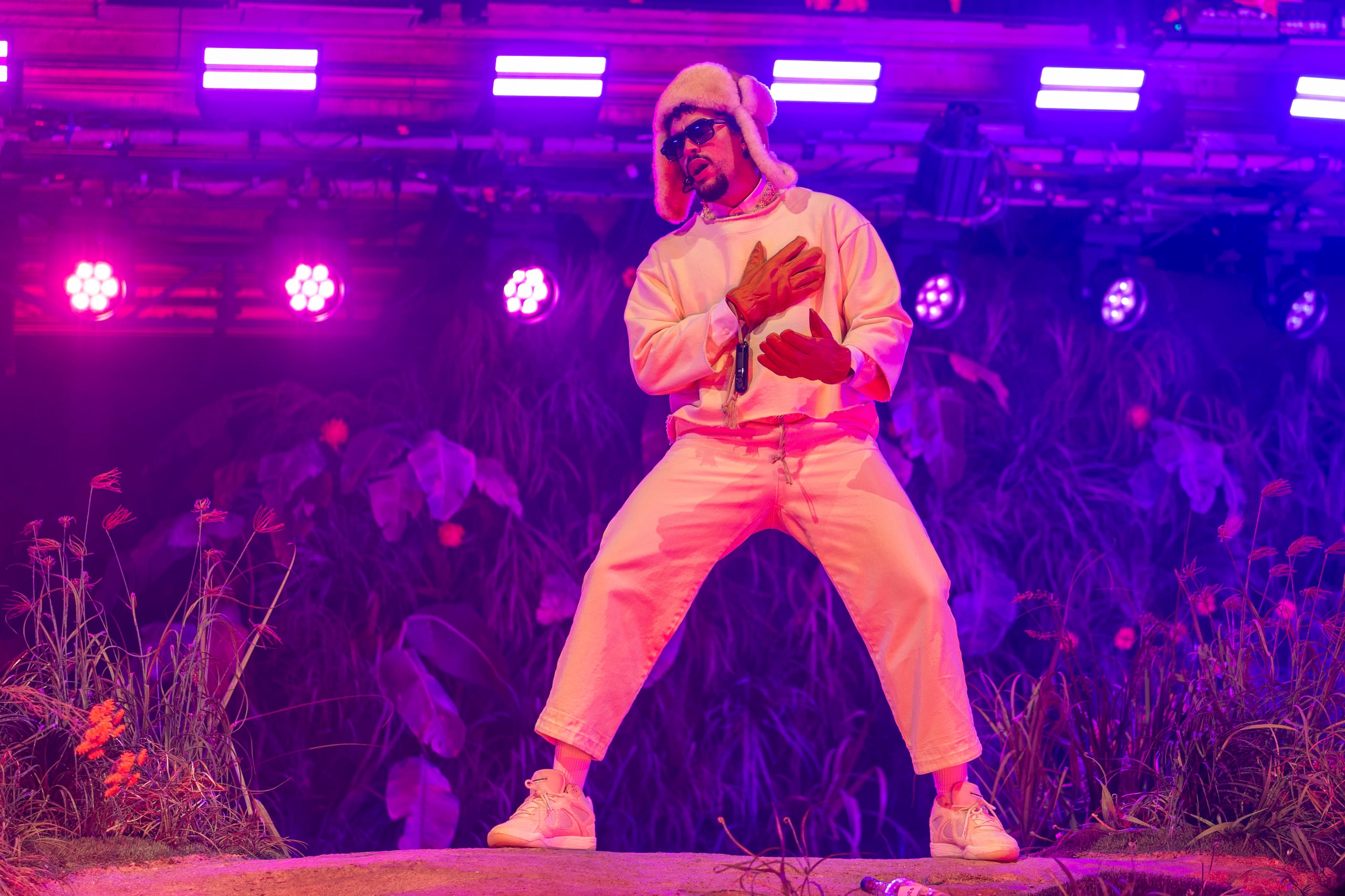 En el tercer fin de semana de su serie de conciertos, Bad Bunny contó con invitados como Gilberto Santa Rosa, Farruko y Tainy, entre otros.