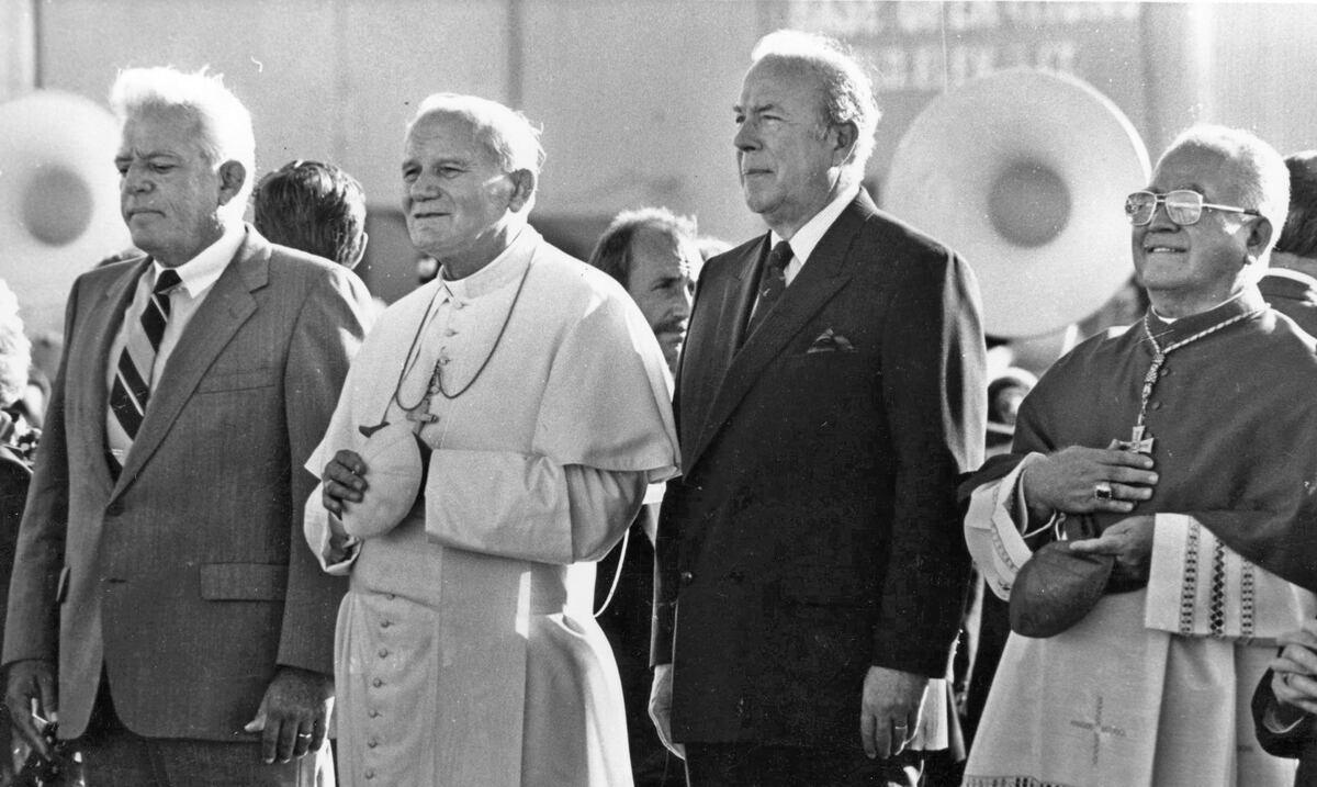 Así se vivió la visita de Juan Pablo II a la Isla - Primera Hora