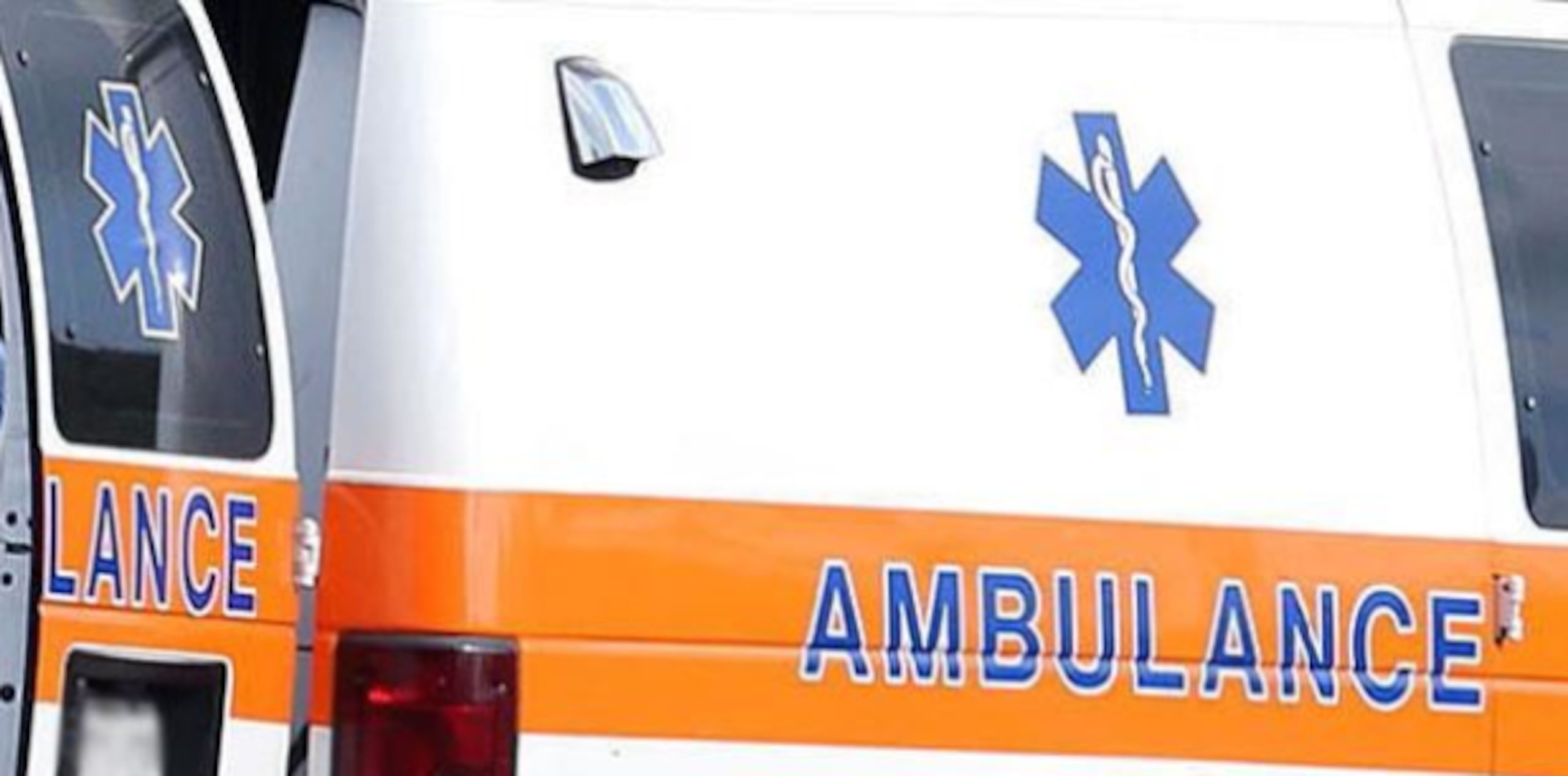 Fue sacado del lugar por personal de Manejo de Emergencias para ser llevado a una clínica cercana. (Archivo)