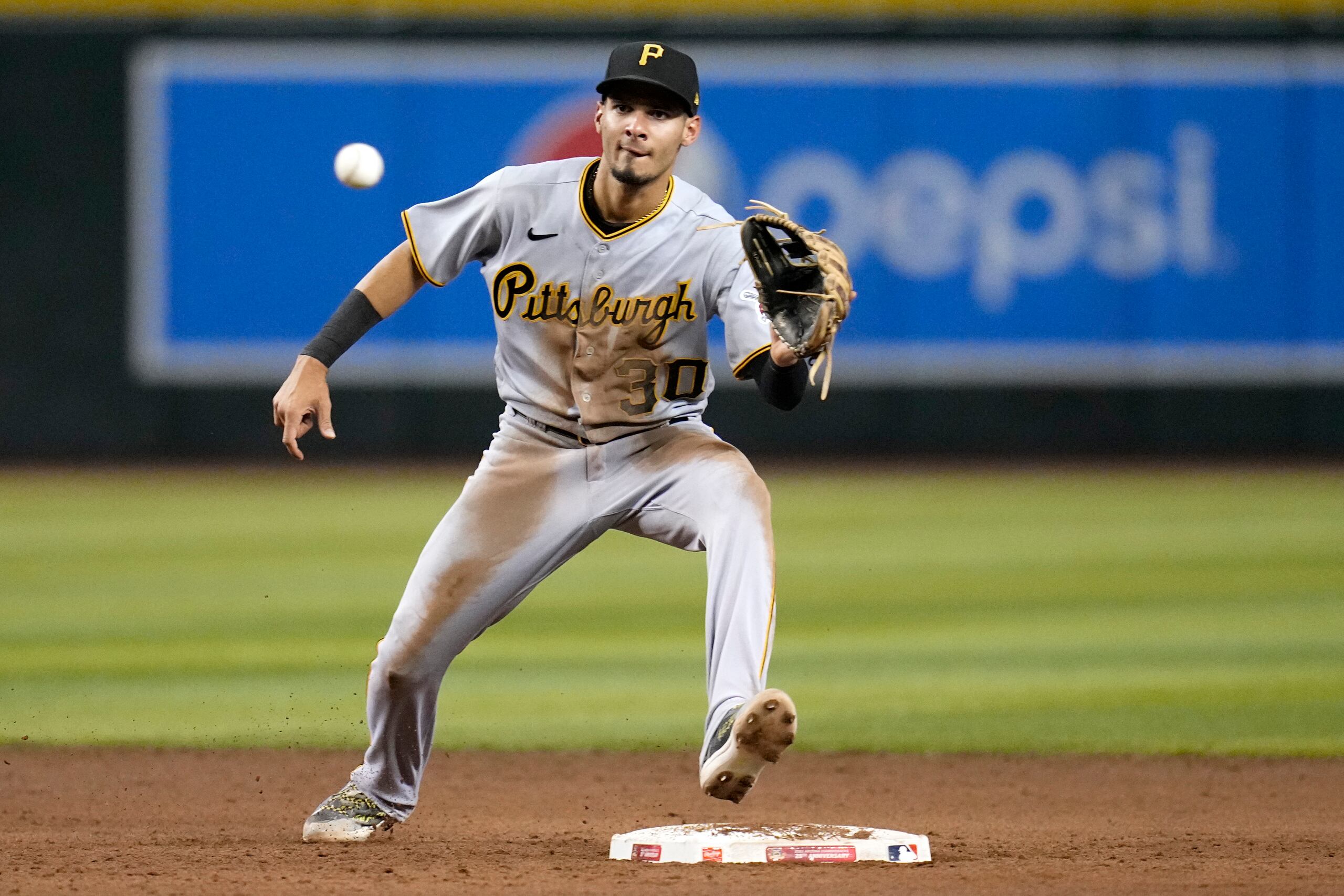 Todas las apuestas que hizo Tucupita Marcano relacionadas con los Piratas de Pittsburgh, ocurrieron durante el período posterior a cuando el venezolano sufrió una lesión en la rodilla que puso fin a su temporada en julio.