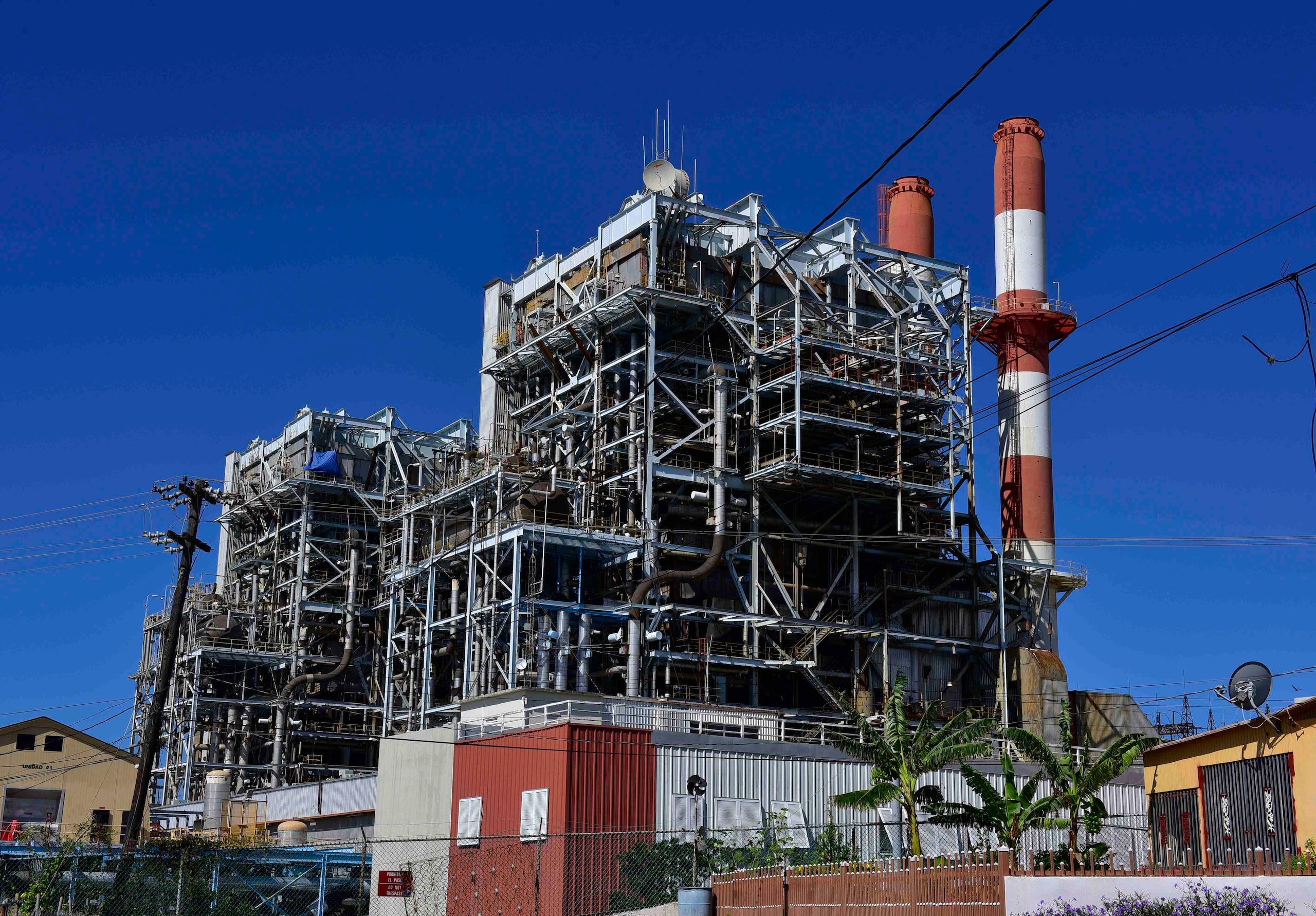 Dentro de los componentes principales del plan capital de la AEE que se modificaron, se encuentra el Aguirre Offshore Gas Port (AOGP).