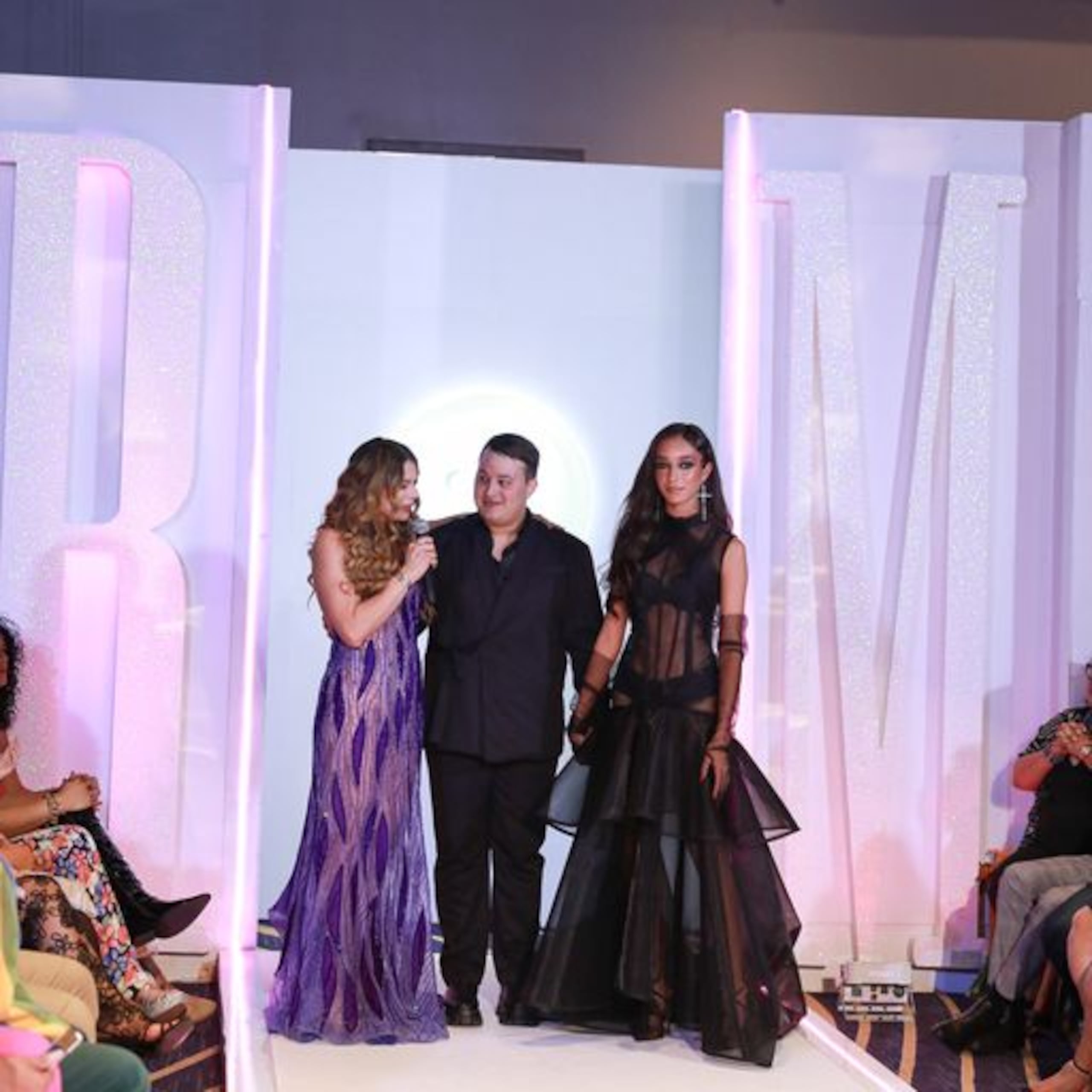 Christian Pérez presentó una mini colección. En la imagen, junto con Ivonne Orsini.