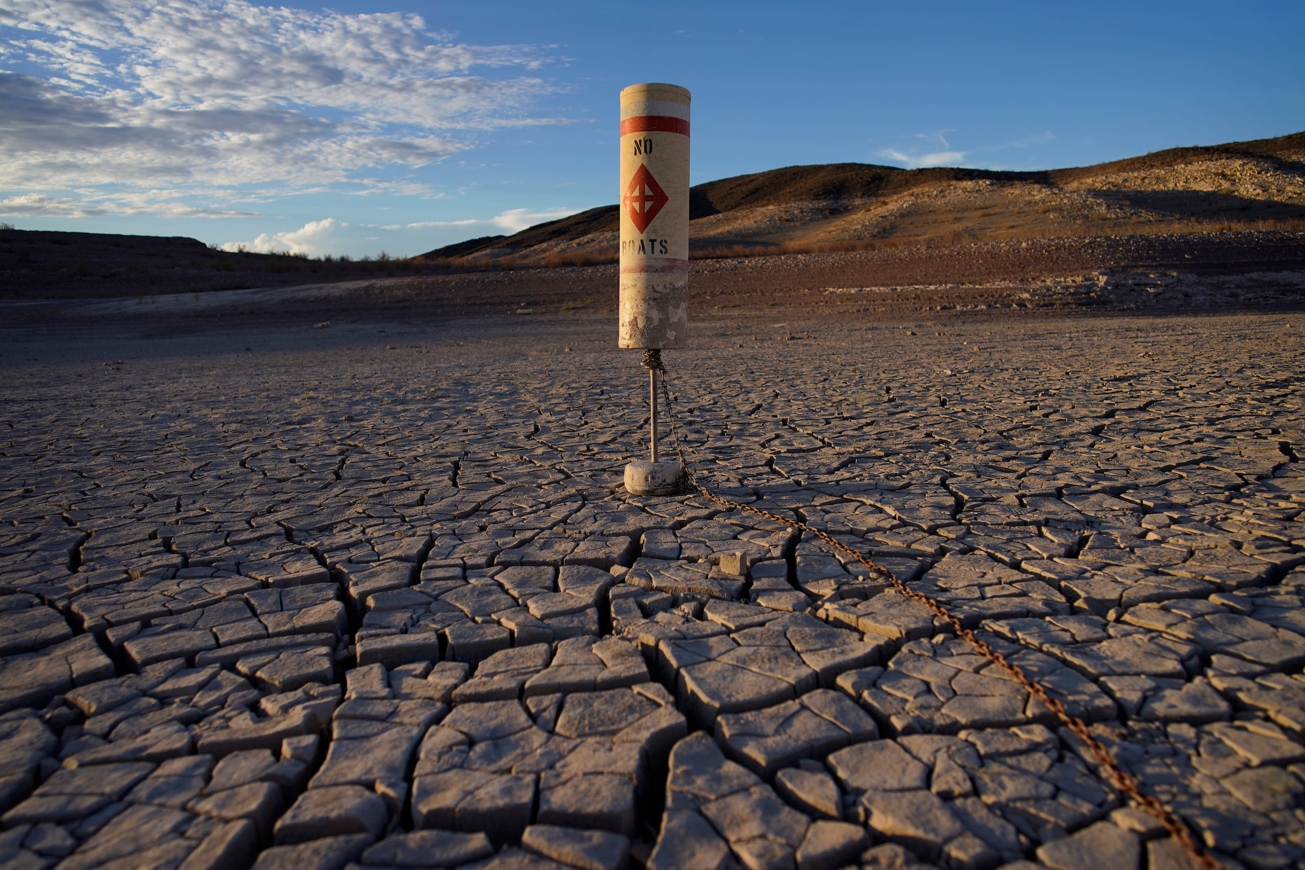 Expertos creen que a medida que los niveles del lago sigan retrocediendo, se descubran mas cadáveres, debido a la proximidad del lago con la ciudad de Las Vegas, donde por años ha operado el crimen organizado.