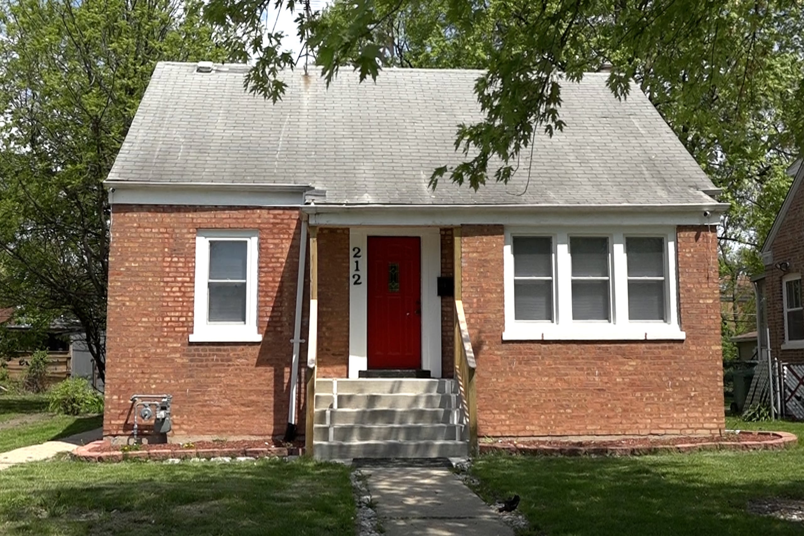 Captura de video que muestra la casa donde el papa León XIV pasó sus primeros años, este sábado en Chicago (Estados Unidos). (EFE/ Alberto Boal)