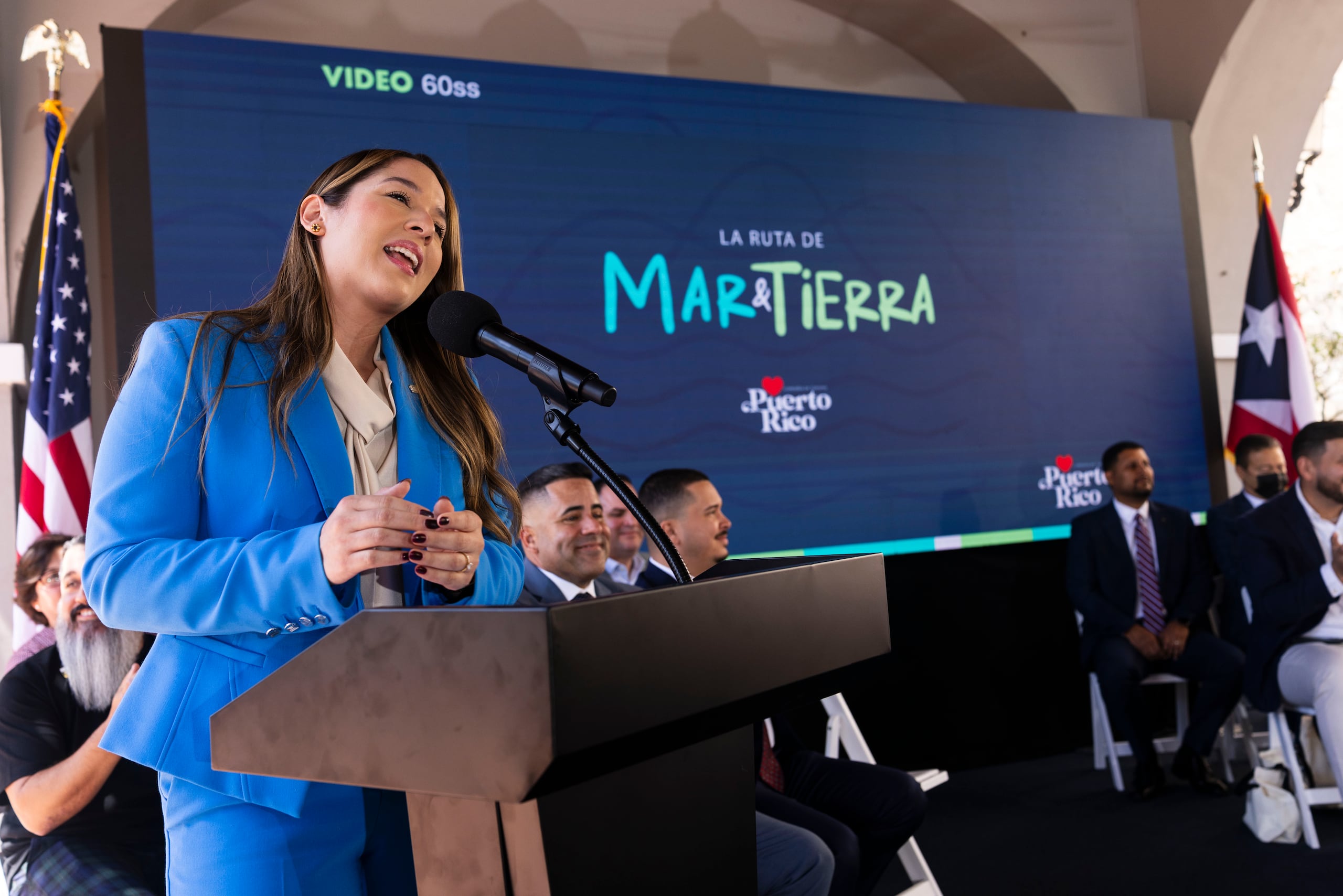 La directora ejecutiva de la Compañía de Turismo, Willianette Robles Cancel, presenta la Ruta Gastronómica, Turística y Cultural Mar y Tierra. Foto por: Xavier Araújo