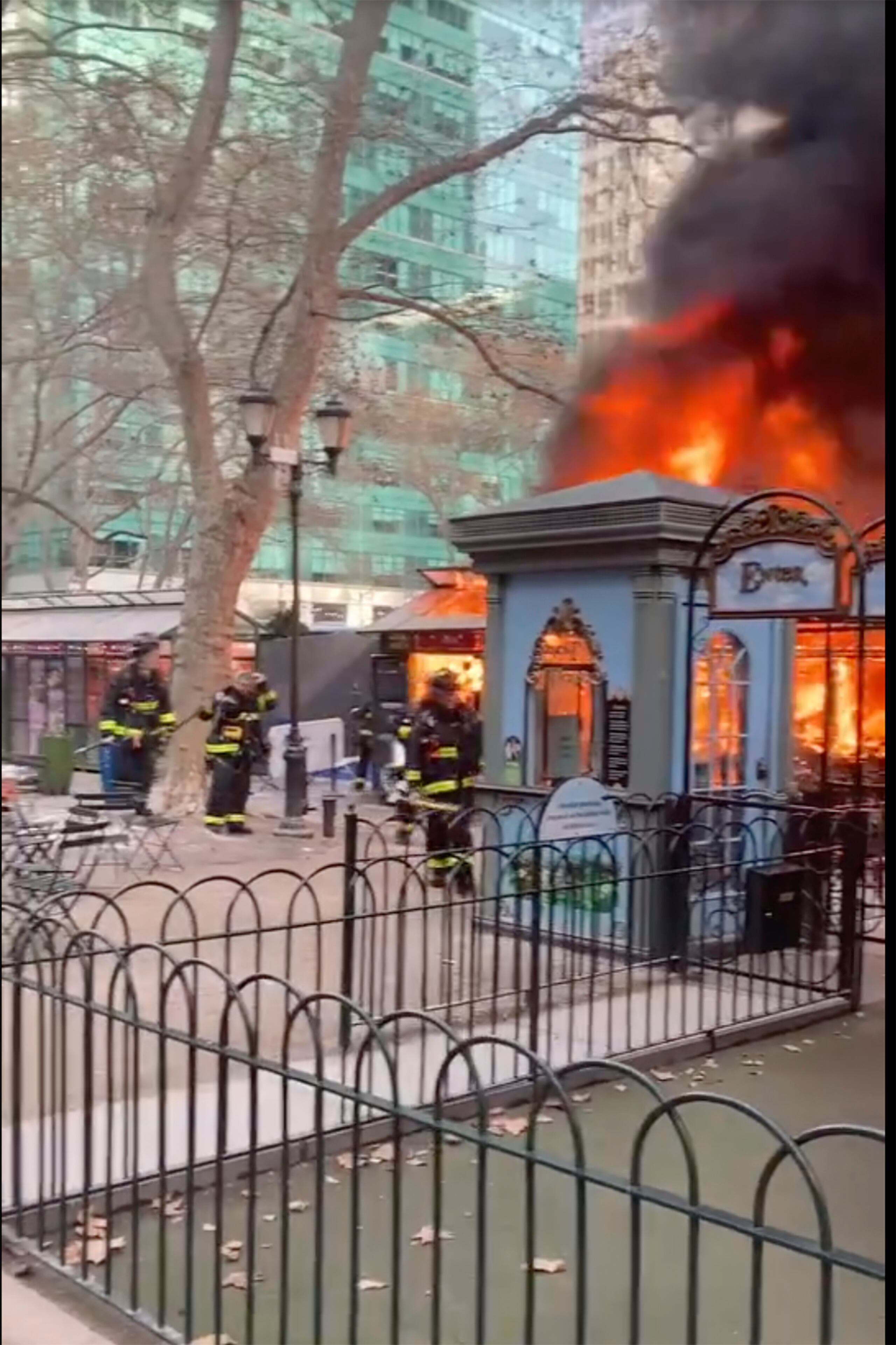 De momento se desconoce la causa del incendio.