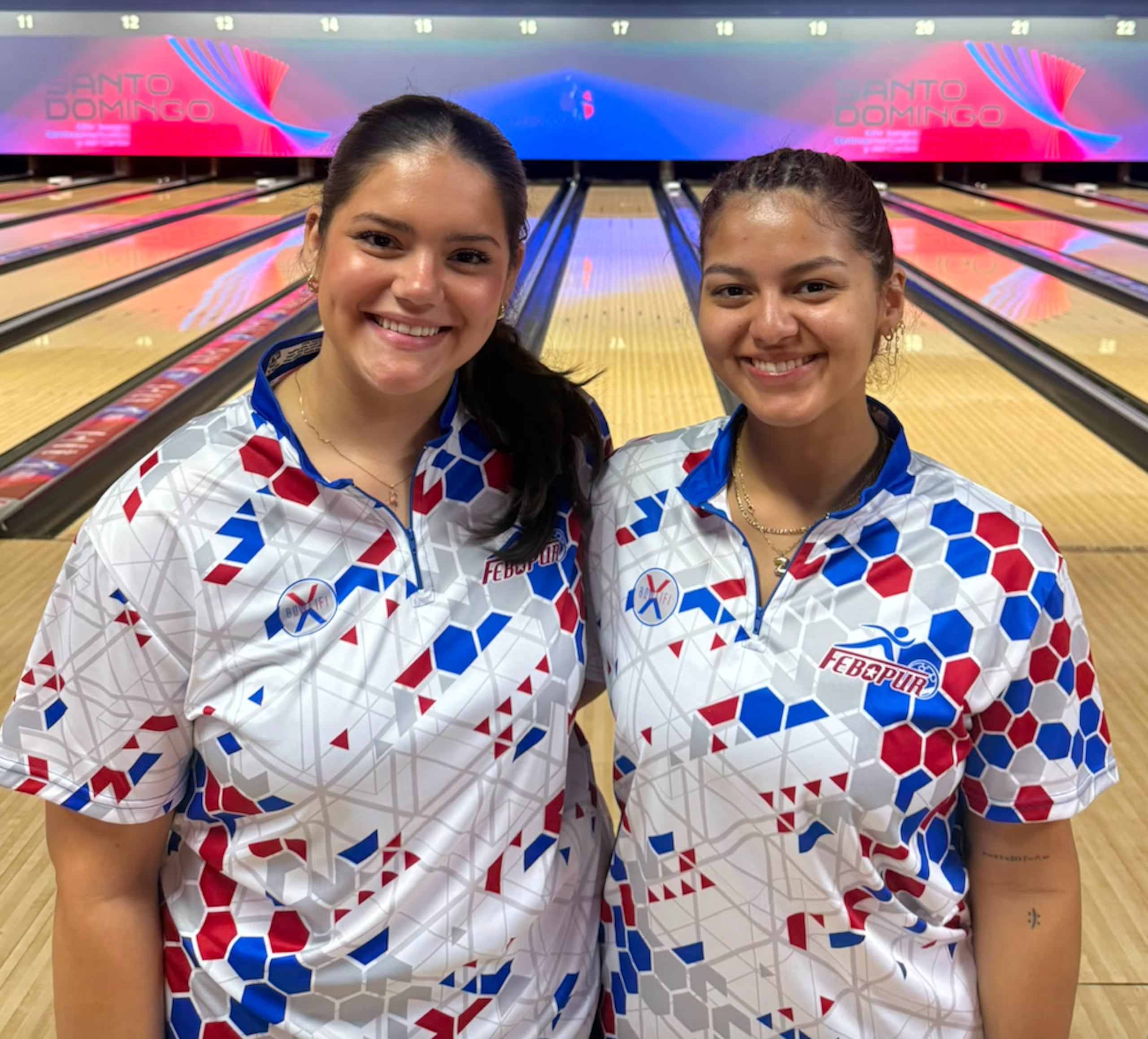 Las bolistas Sarah Sanes y Zoriana Reyes ganan bronce en Santo Domingo 2026.