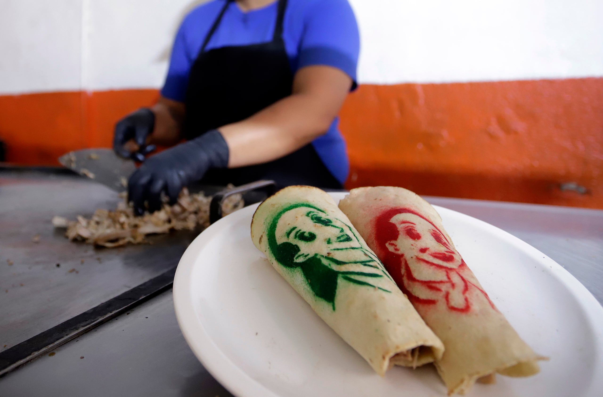 Taquería Viviana se ha caracterizado por hacer reconocimiento a personajes de la lucha social, en especial a mujeres que están pasando a la historia en los diferentes ámbitos.