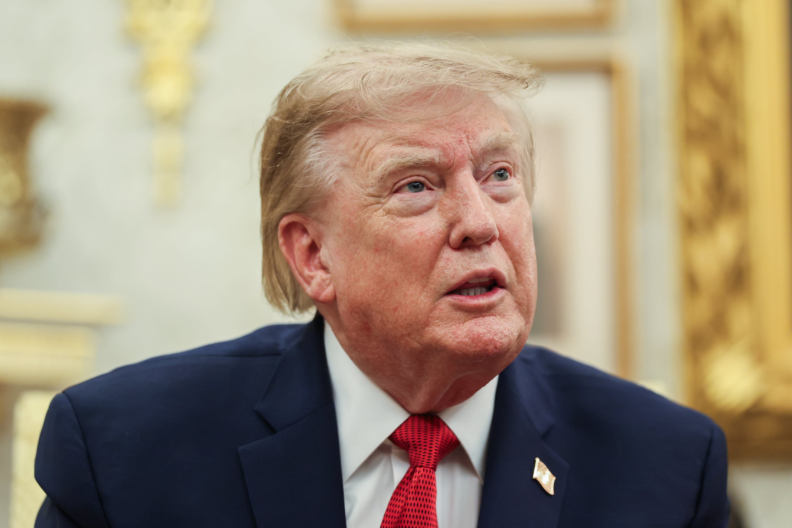 El episodio se produjo en el Despacho Oval, donde Trump ha protagonizado enfrentamientos con miembros de la prensa cuando las preguntas no son de su agrado.