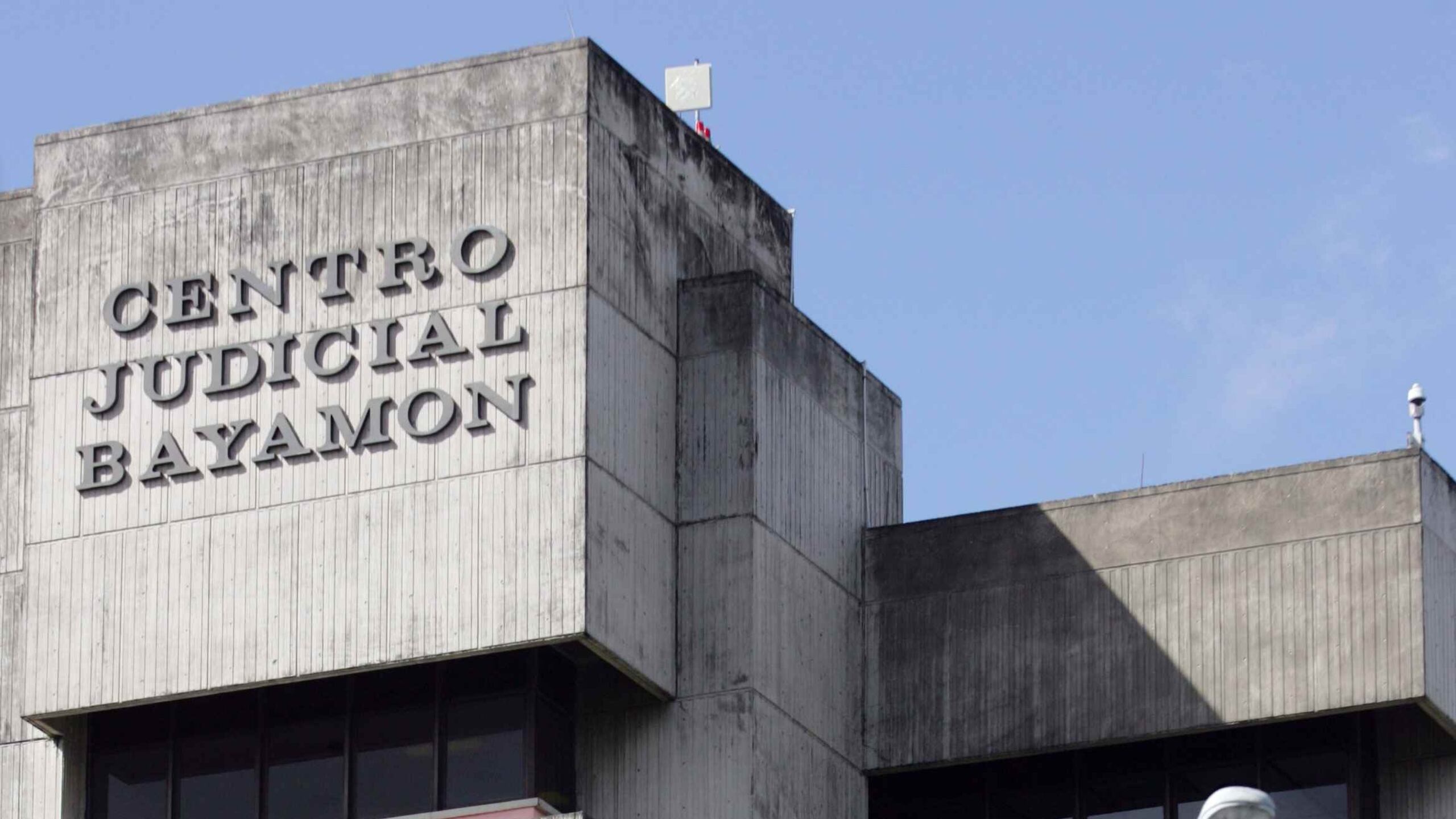 El alguacil trabajaba en el Tribunal de Bayamón. (GFR Media)