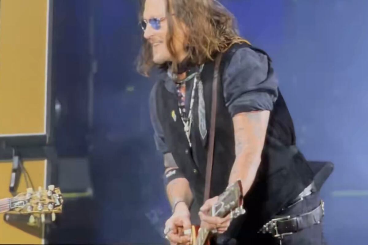 Johnny Depp desata la euforia al tocar con Aerosmith en Los Ángeles