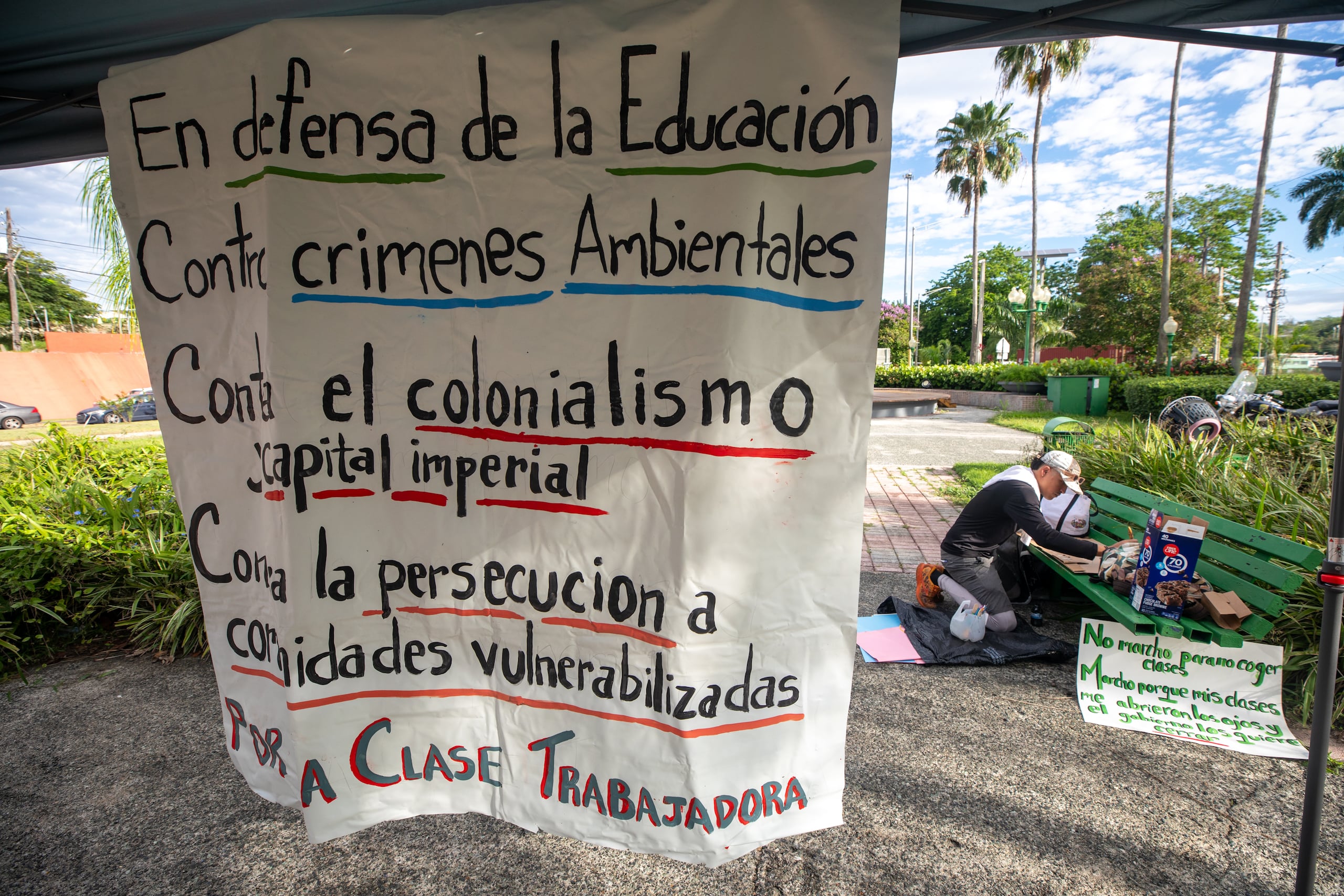 En Mayagüez, el Colectivo Estudiantil también convocó para una protesta y marcha por motivo del Día Internacional del Trabajador.