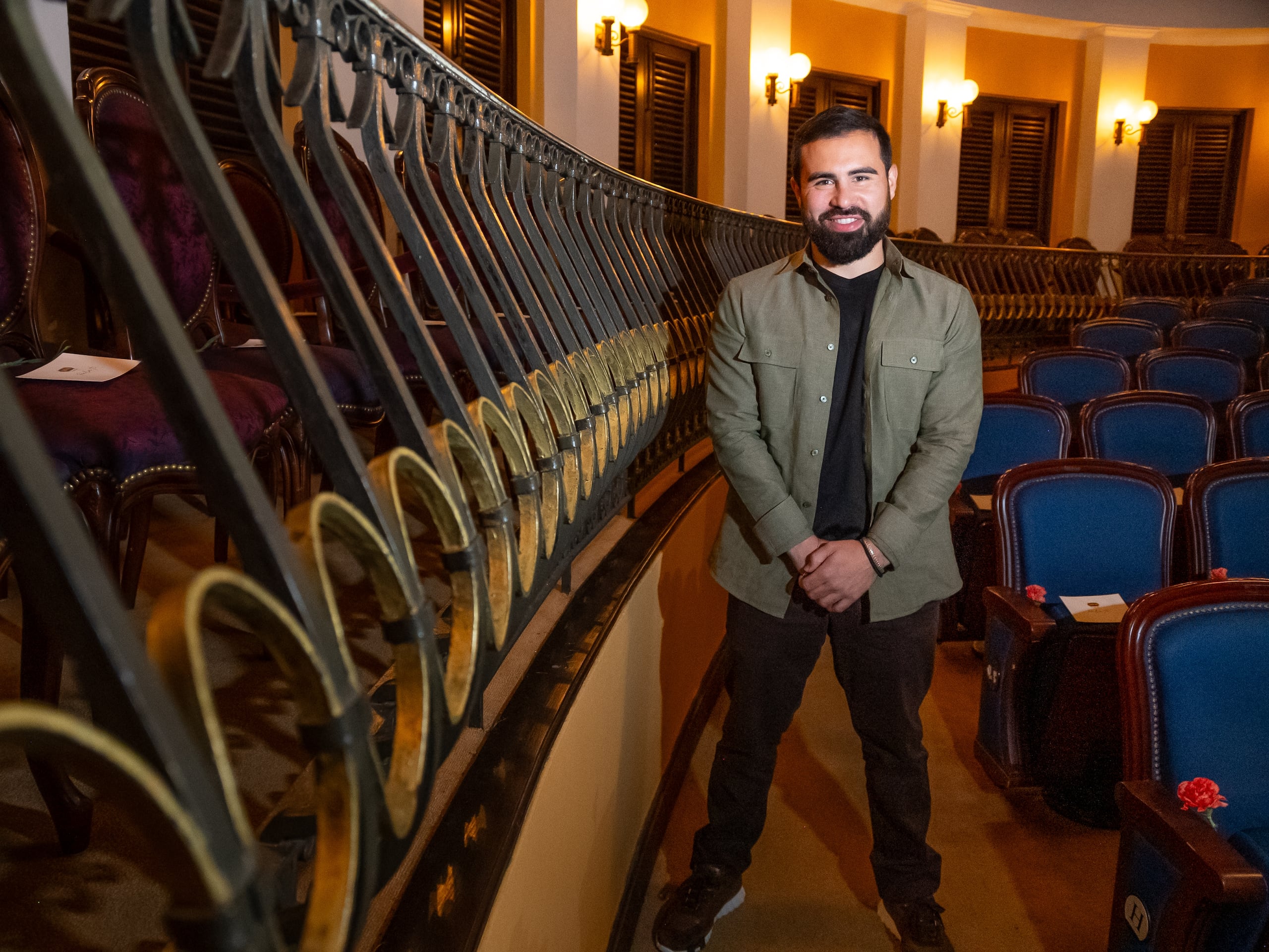 En su paso por la vida, el ilusionista, motivador y conferenciante Johnmichael Colón se asegura de actuar basado en sus valores, inquietudes y sueños personales.