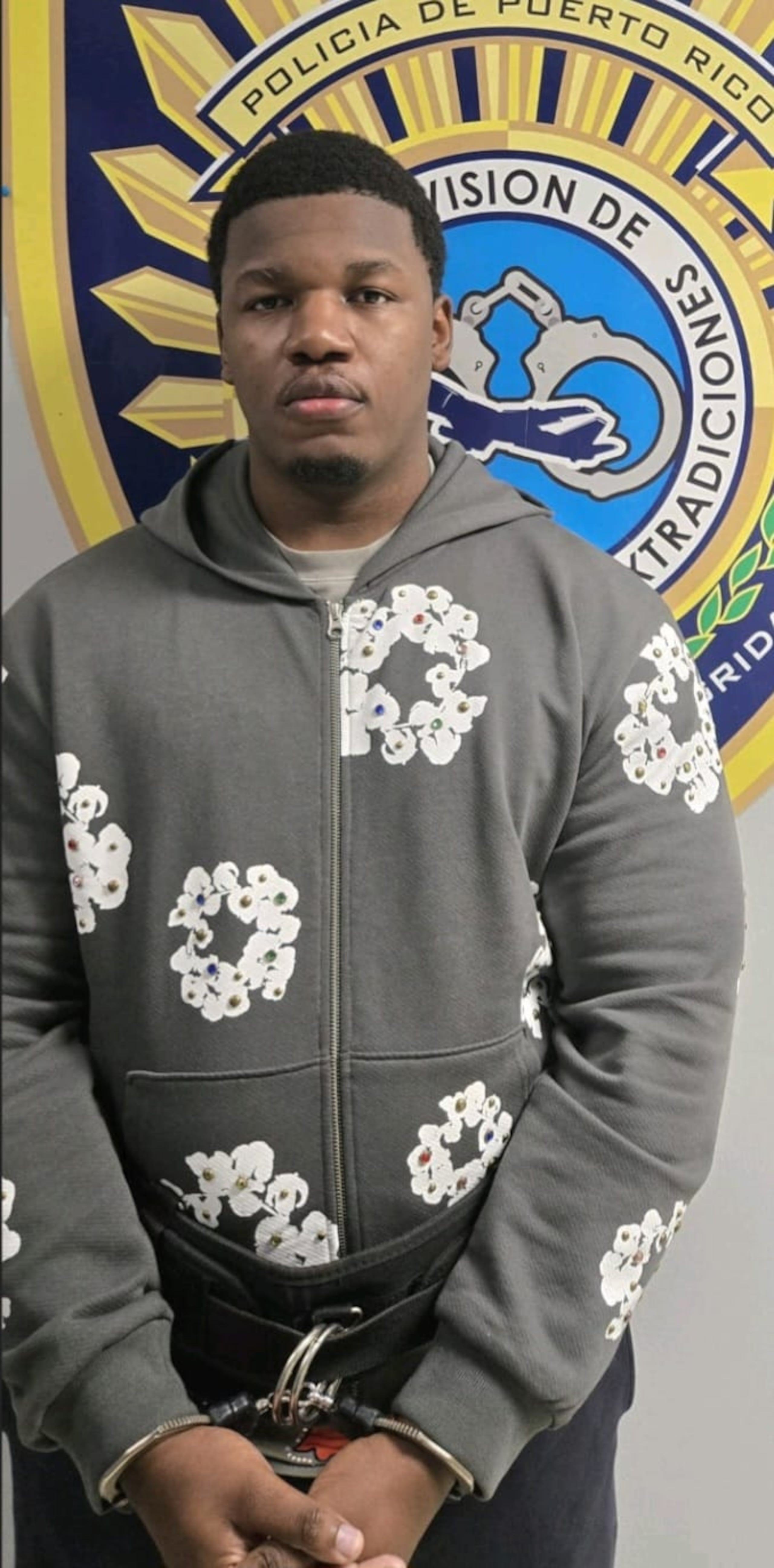 Contra Wendy Andre, pesaba una orden de arresto del estado de Nueva York por fraude,