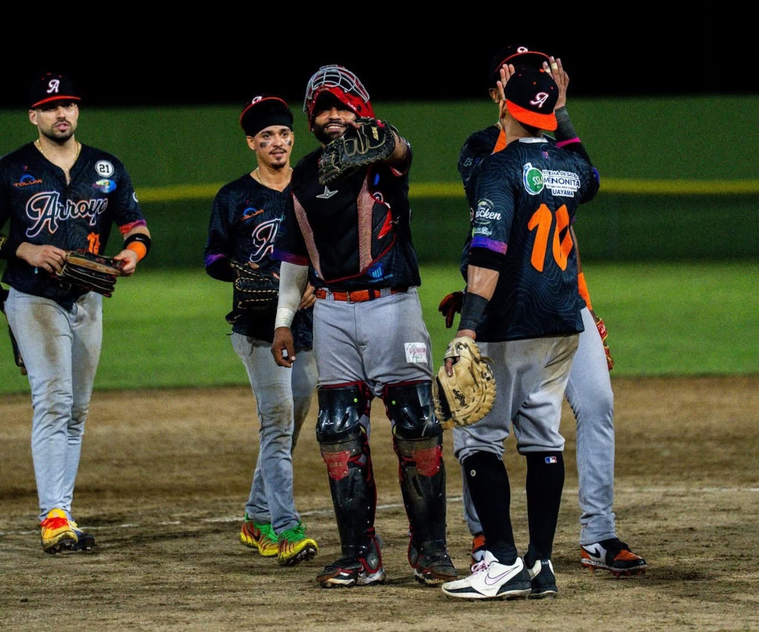 Guayama juega para 2-0.