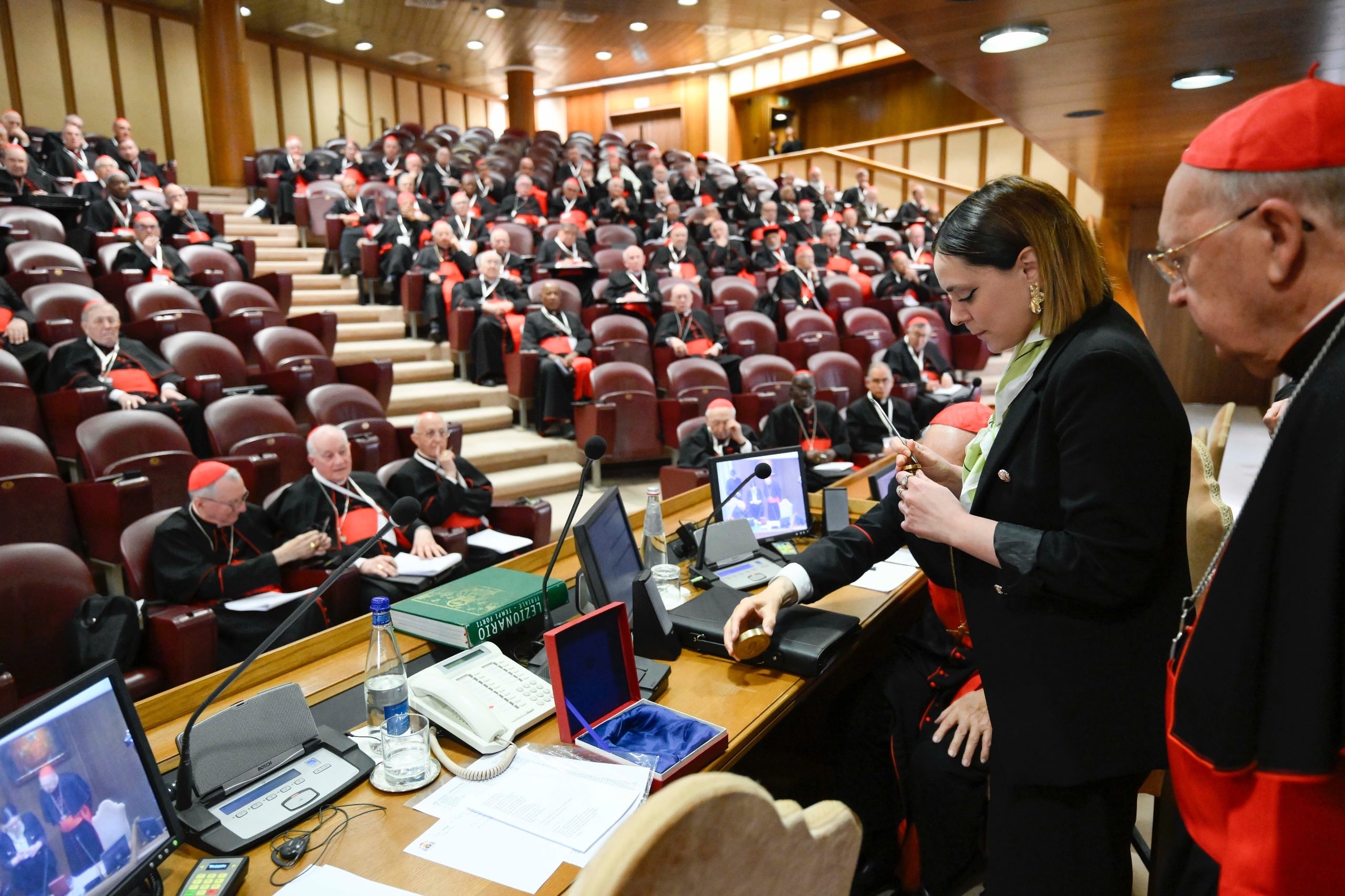 Los cardenales que participan estos días en las congregaciones previas al cónclave fueron los que decidieron el plazo para la destrucción del Anillo del Pescador y de los sellos oficiales de Francisco.