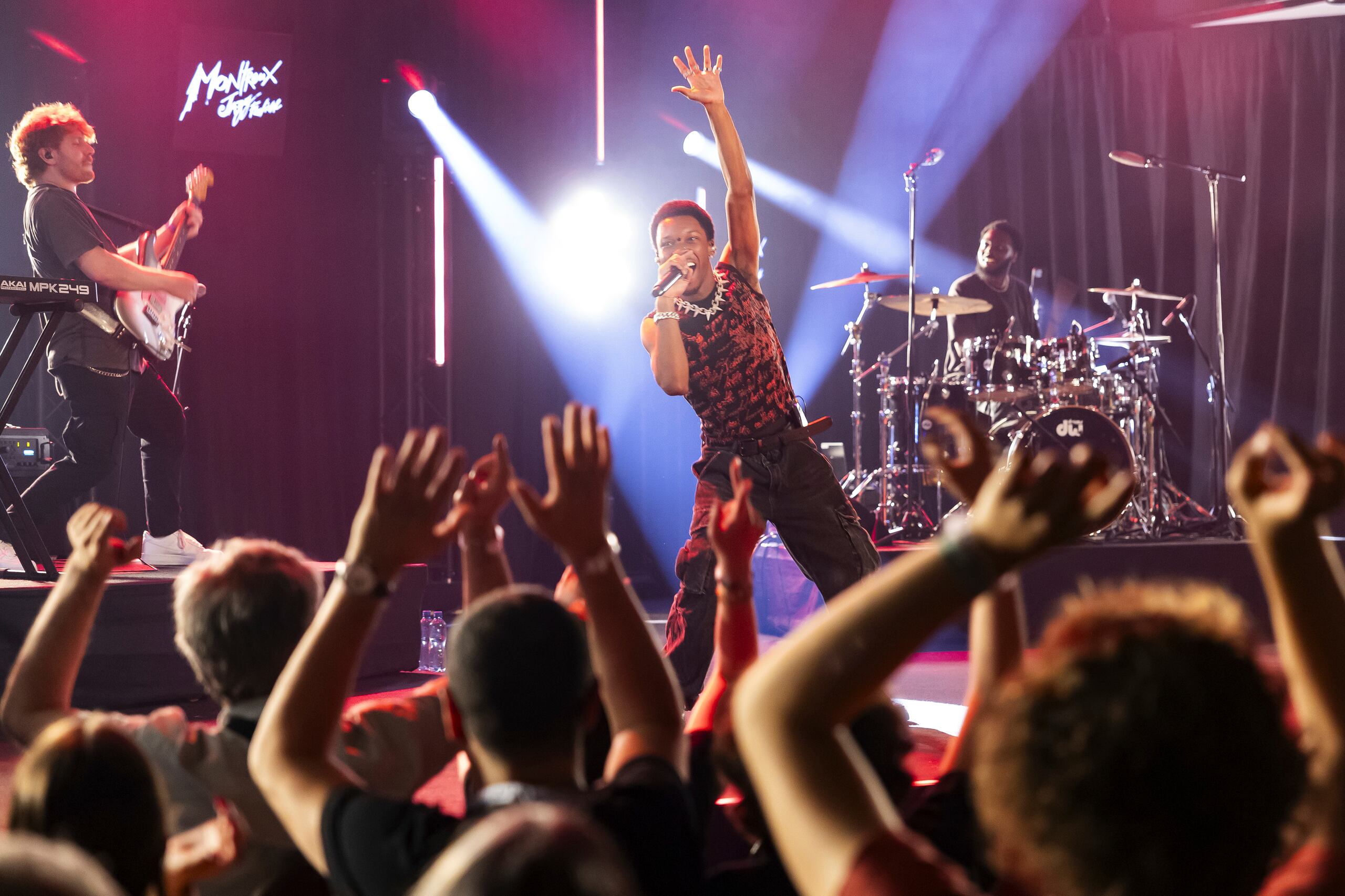 Un representante anónimo de d4vd declaró a NBC Los Ángeles que el cantante ha estado cooperando con las autoridades desde que se encontró el cuerpo.