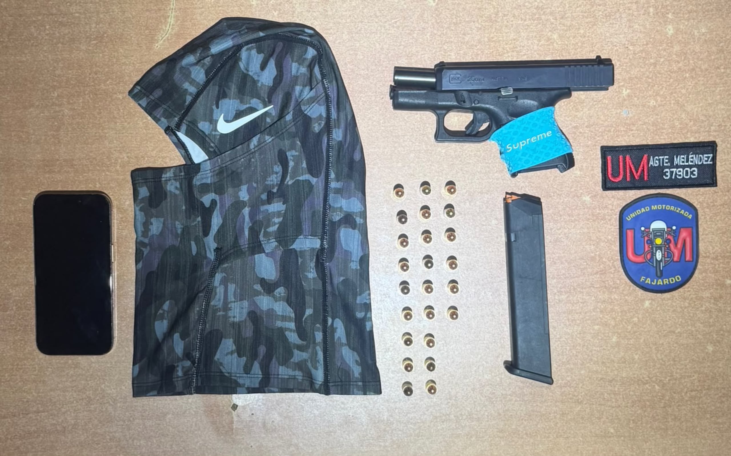 Entre la evidencia ocupada figura una pistola Glock y 24 balas.