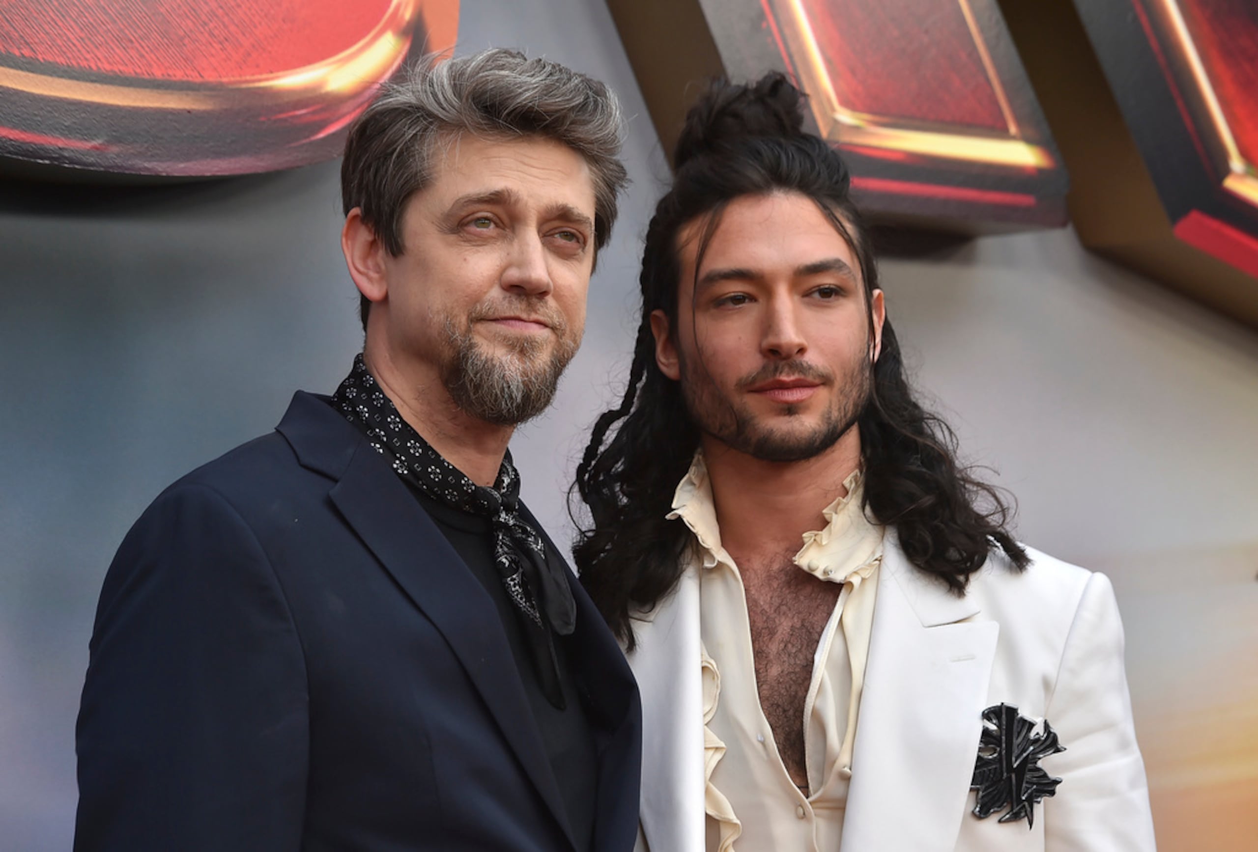 El director Andy Muschietti junto al actor Ezra Miller en el estreno de "The Flash" en Los Ángeles el 12 de junio de 2023.