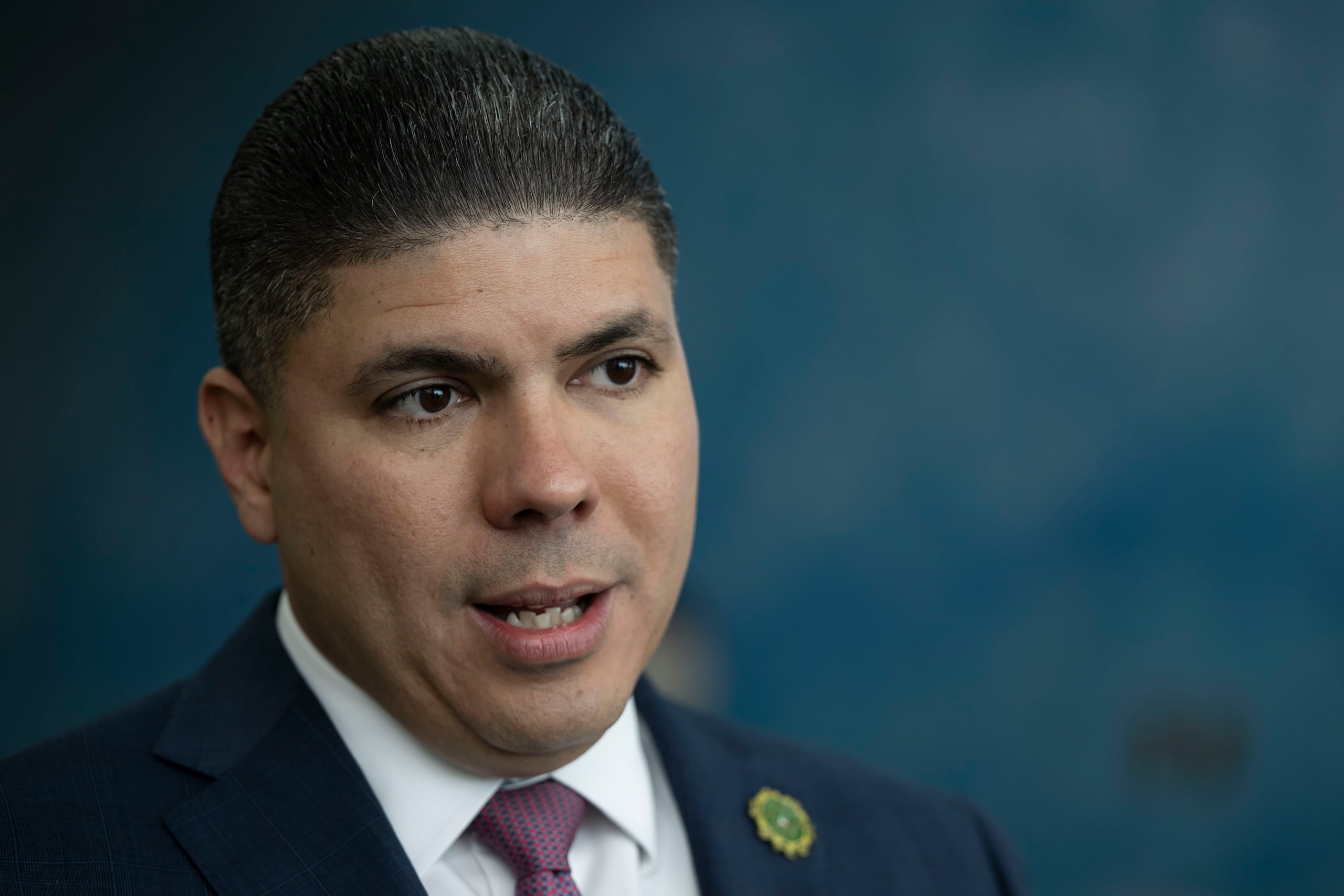 En la foto, el representante Eddie Charbonier.