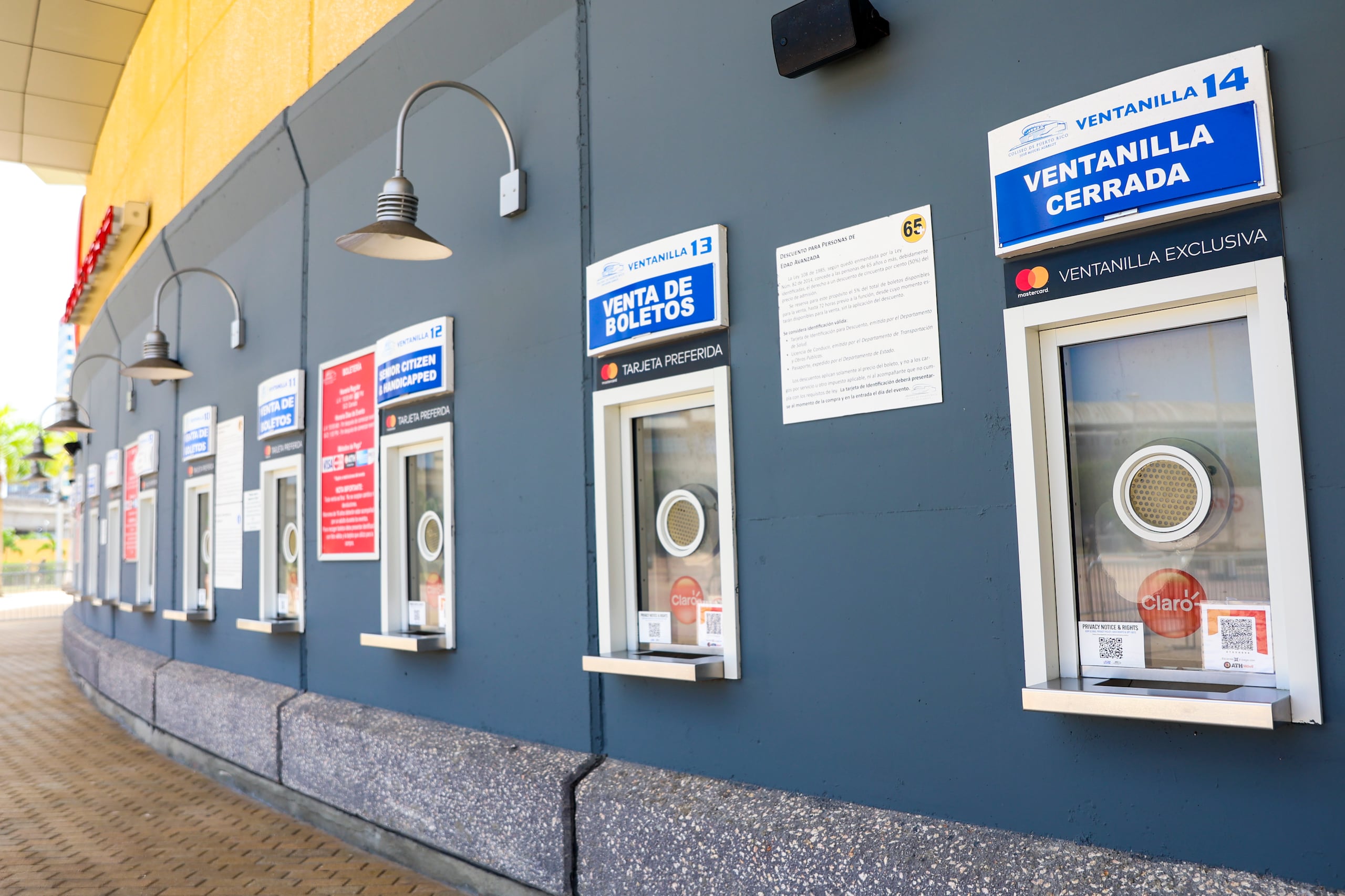 El cliente, de acuerdo con la Ley para la Transparencia en el Recibo de Compra, debe tener conocimiento específico sobre qué está pagando por cada cargo adicional al precio base de un servicio.