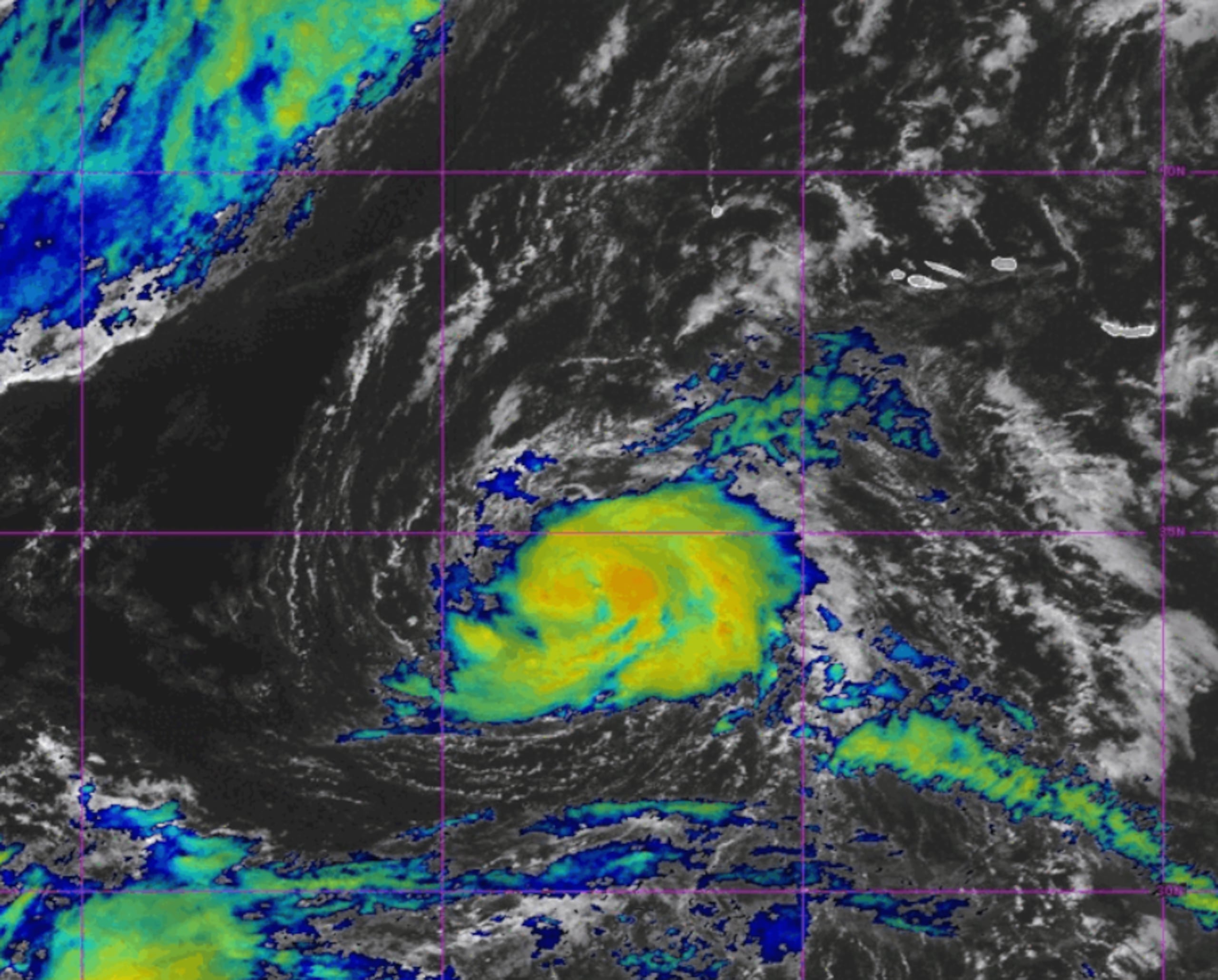Tormenta tropical Fay con vientos de 60 mph.