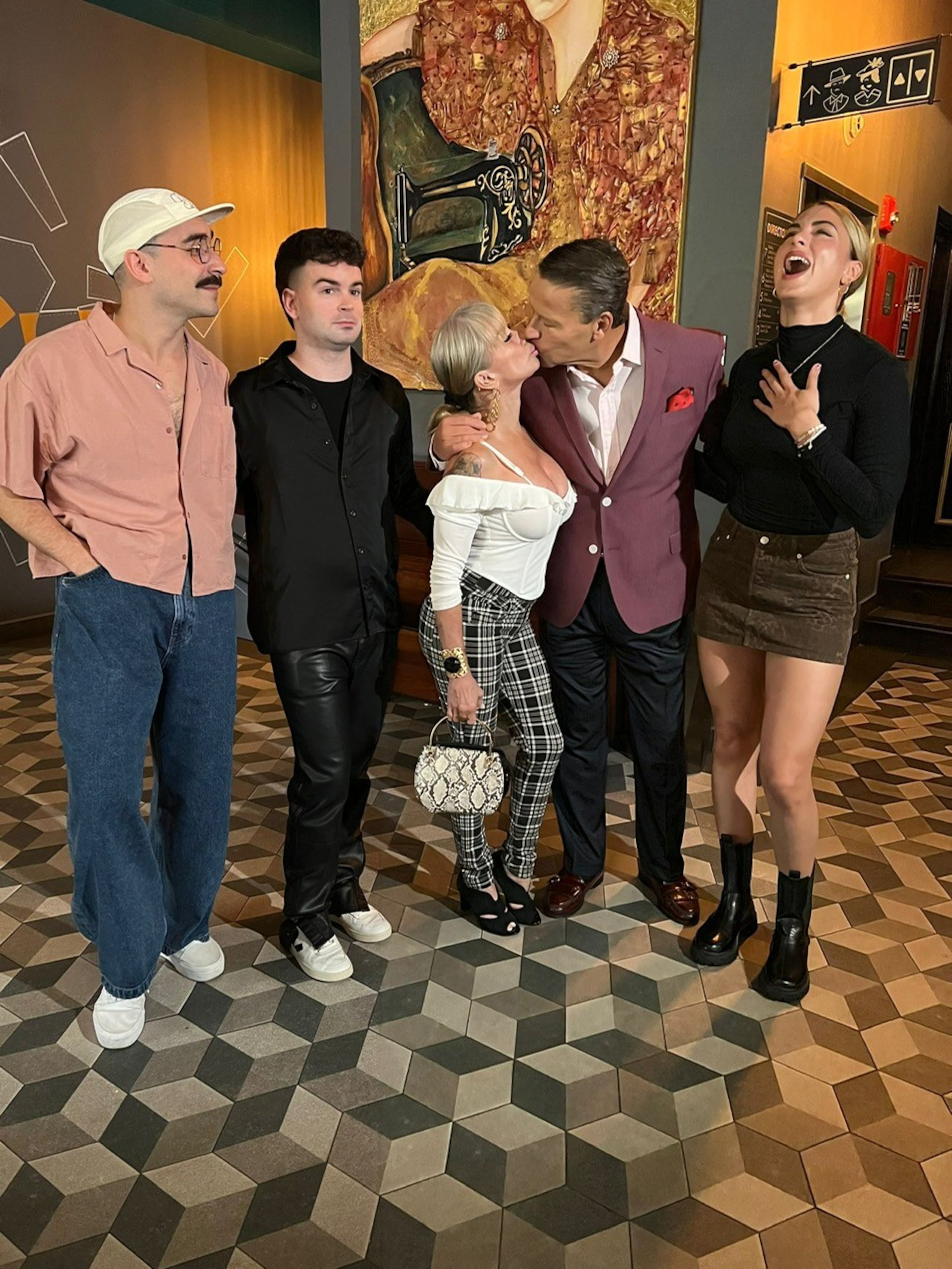 Ricardo Lugo, JC Martínez, Sonya Cortés, Alfredo Adame y Mónica Pastrana estelarizan "La novia de papi".