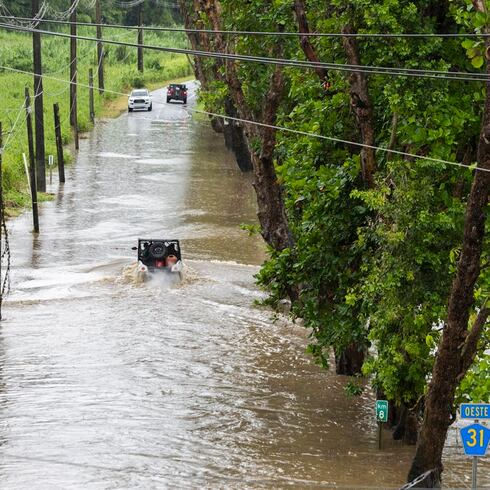 Un vistazo del paso del huracán Erin cerca de Puerto Rico