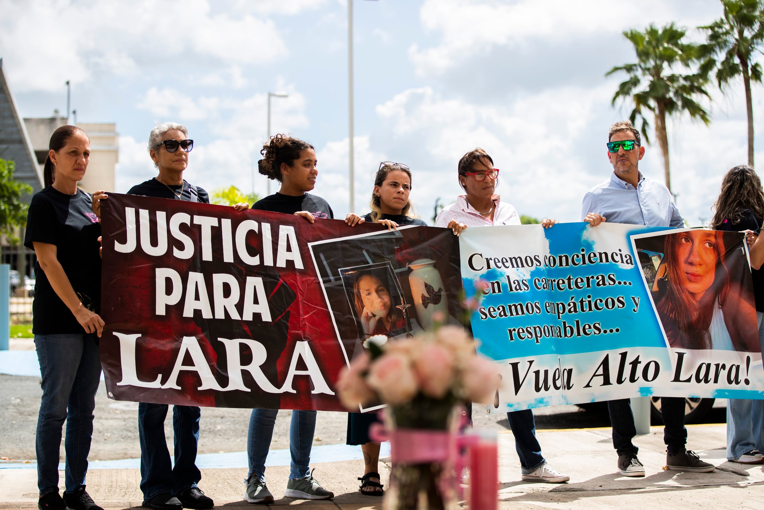 En octubre de 2023 familiares de la joven Lara González reclamaron justicia frente al Centro Judicial de Bayamón.
FOTO POR: Josian Bruno / GFR Media