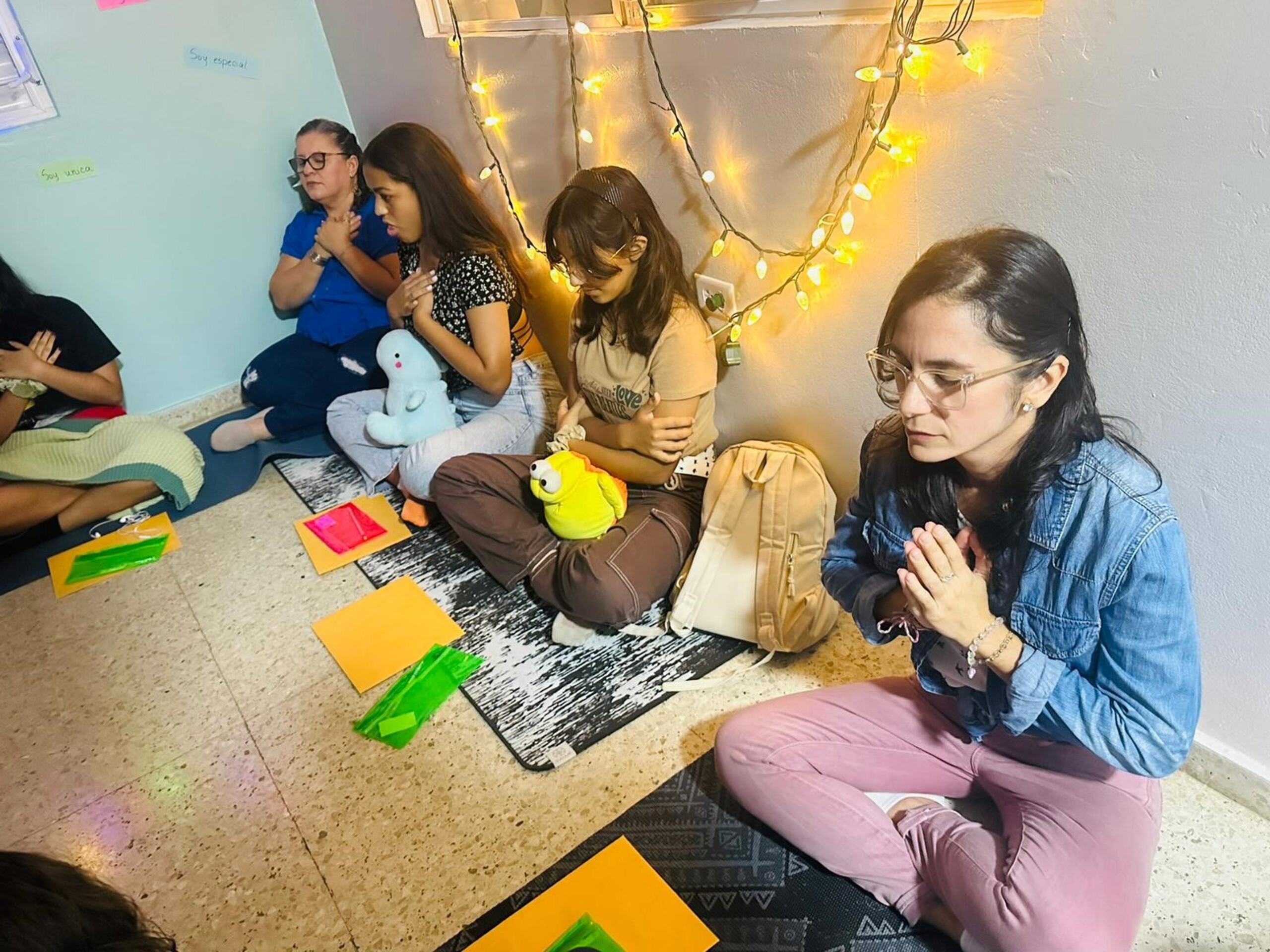 La actividad contó con una sesión de yoga a cargo de la maestra Michelle Giraud.