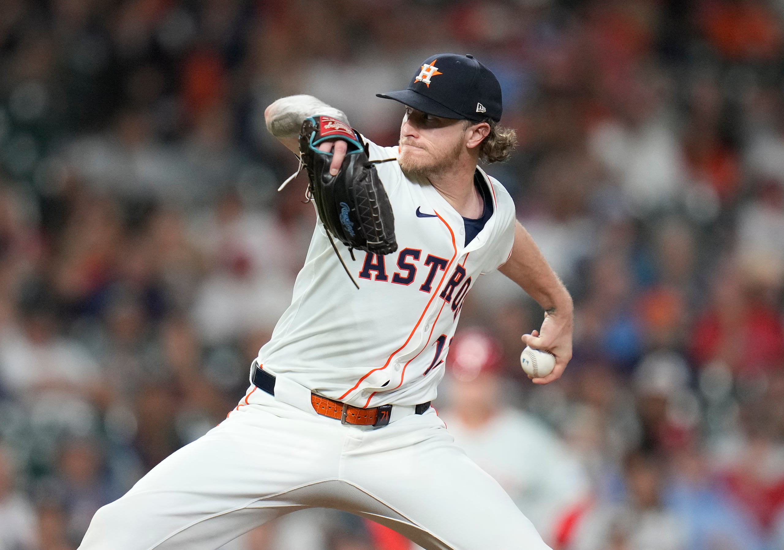 El cerrador Josh Hader, de los Astros de Houston, trabaja frente a J.T. Realmuto, de los Phillies de Filadelfia el pasado 25 de junio.