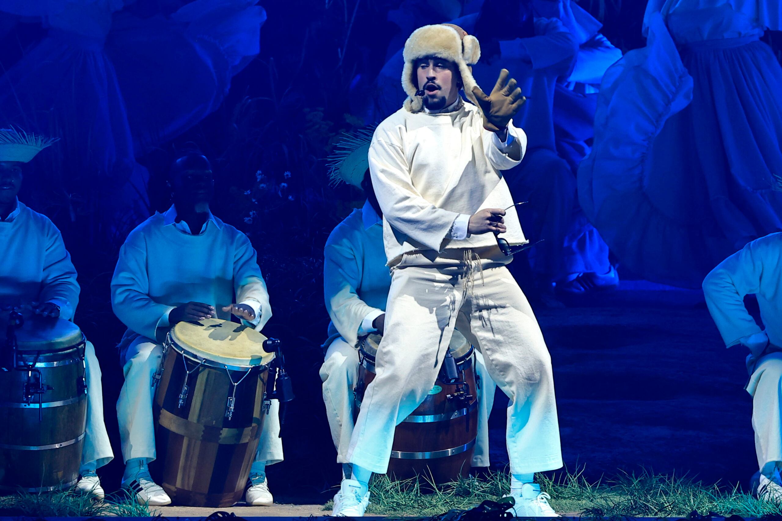 Otro de los artistas que el interprete urbano dijo, quiso invitar a la casita pero no pudo estar, fue el salsero Víctor Manuelle.