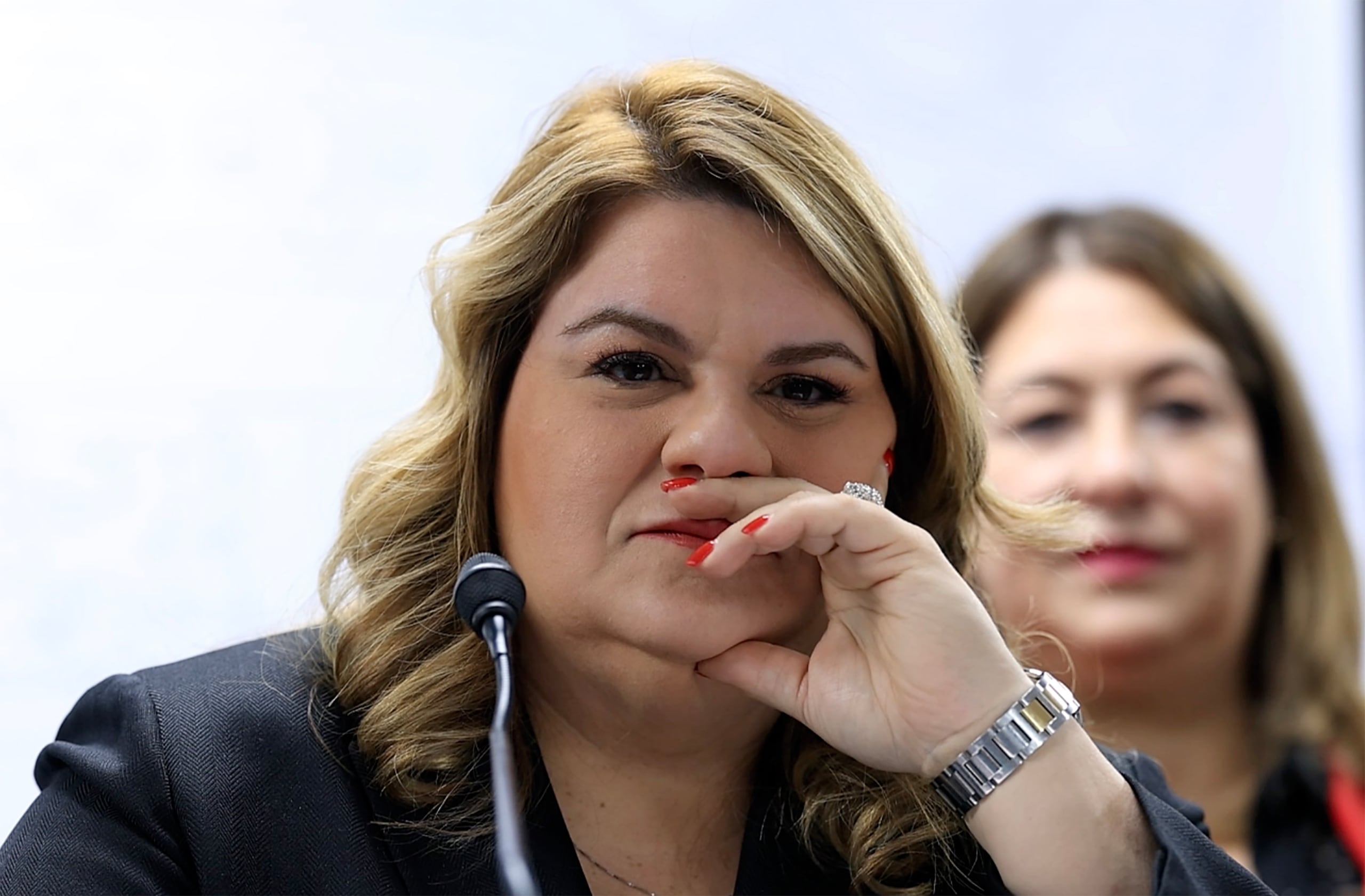 González Colón señaló que hay 2,500 familias esperando su título de propiedad.