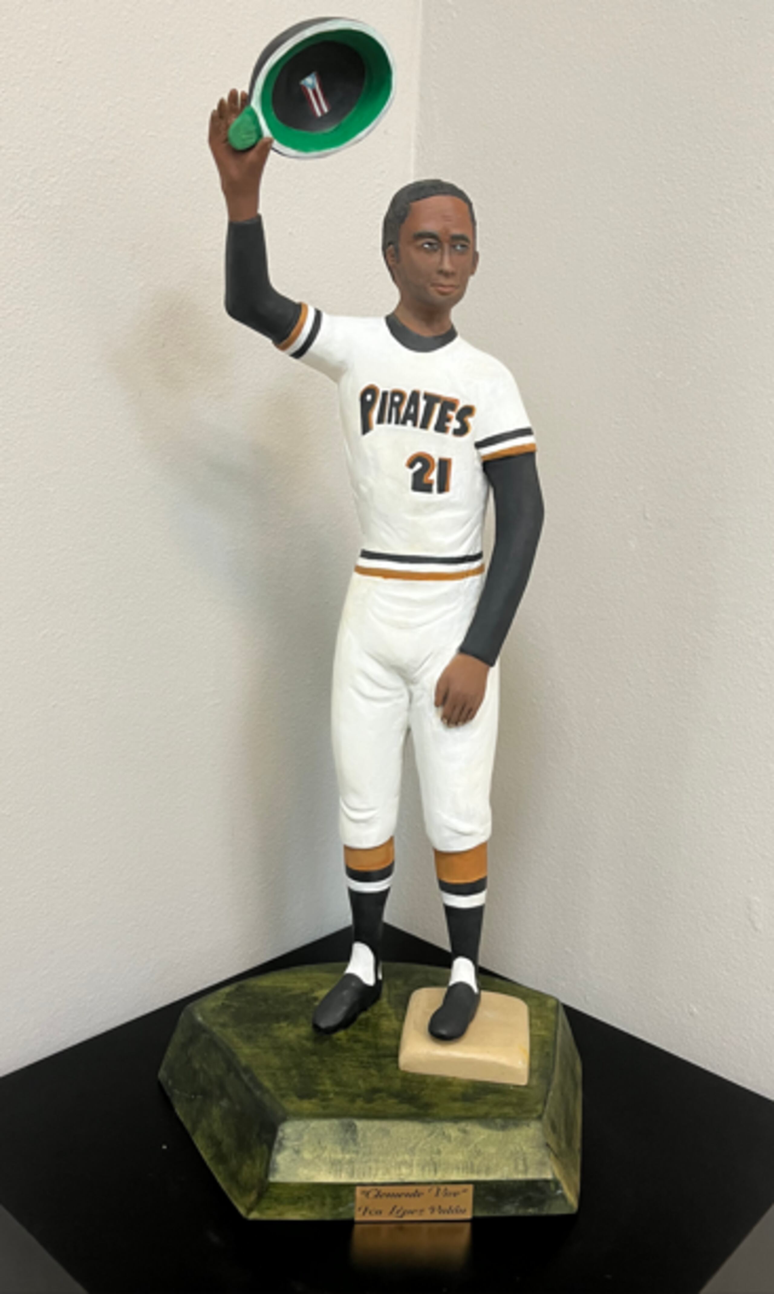 Pieza dedicada a Roberto Clemente, de la artista Ixa López Paláu.
