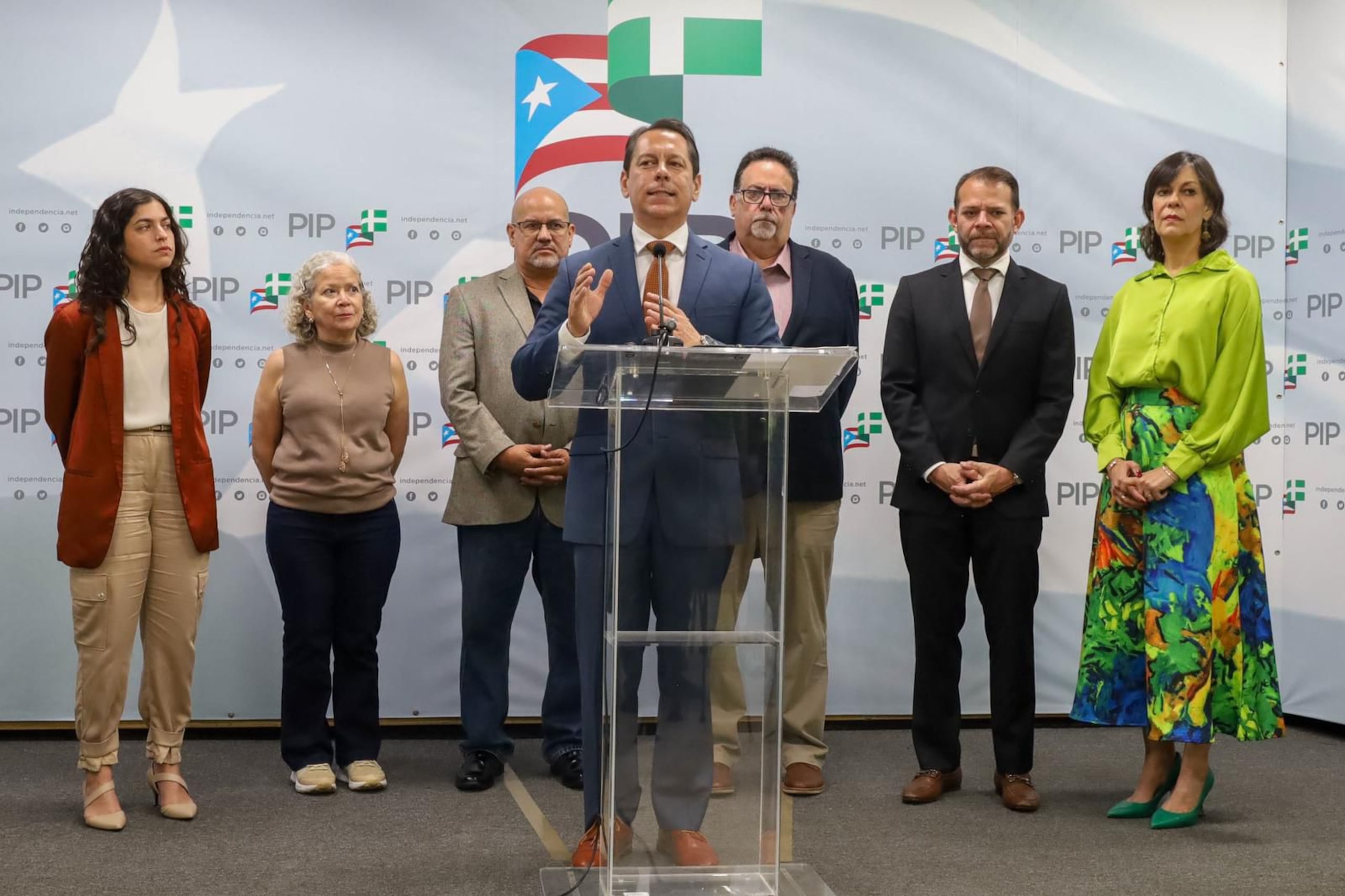 Juan Dalmau, del PIP, durante una rueda de prensa para anunciar una medida para transformar modelo de salud.