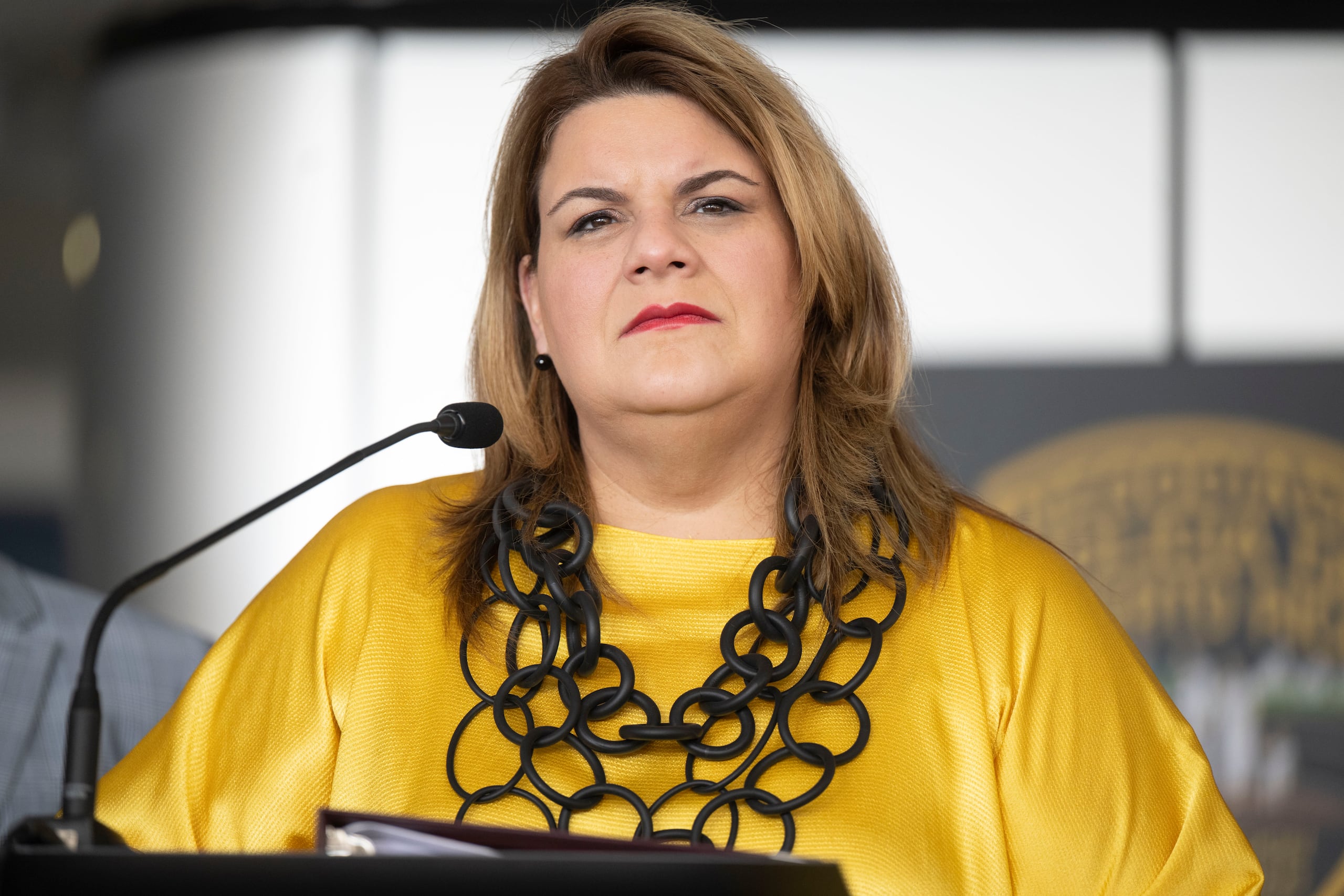 La gobernadora clarificó que la denuncia no fue anónima y fue realizada por una mujer que llegó hasta la procuraduría.