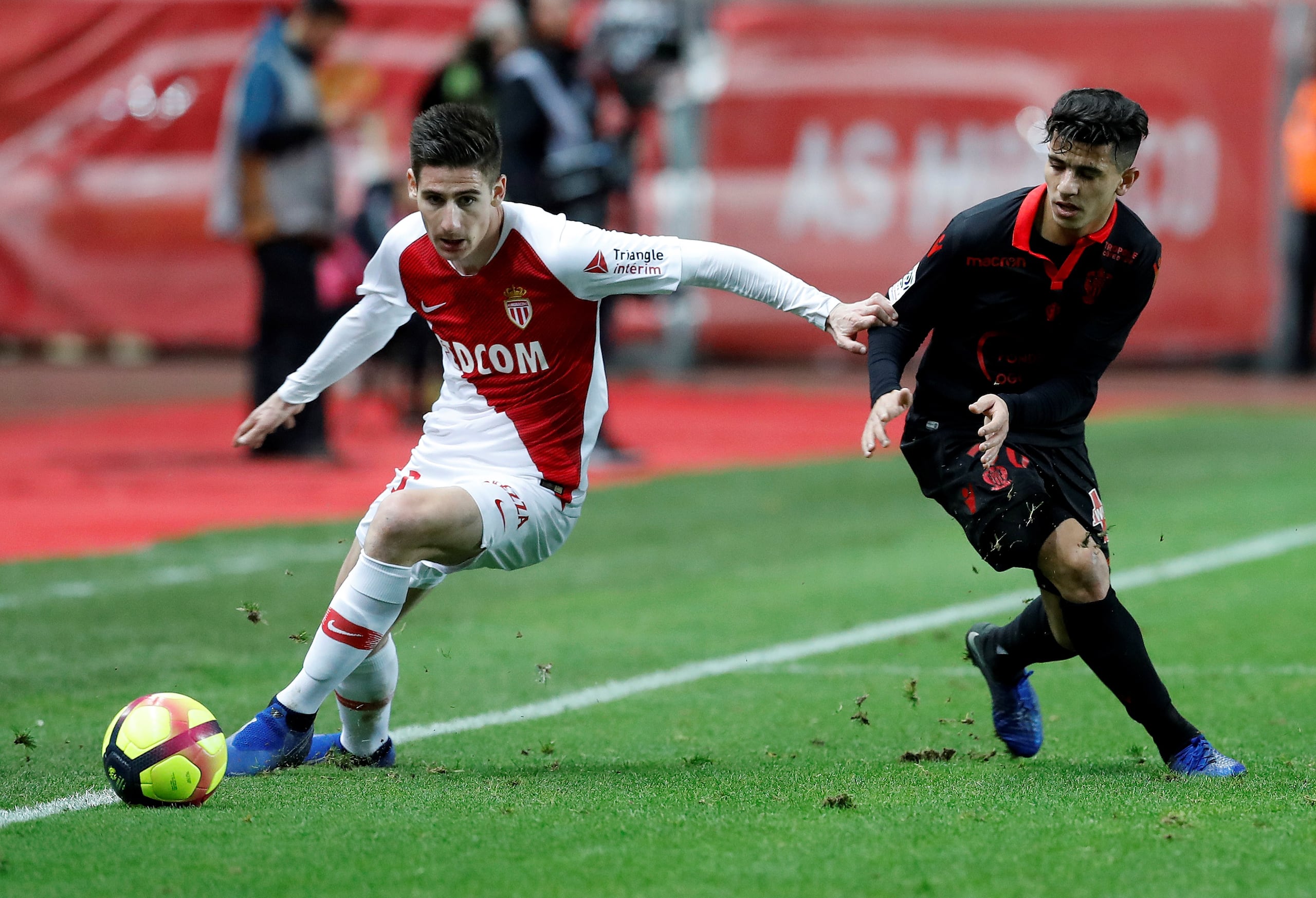 Youcef Atal (derecha).