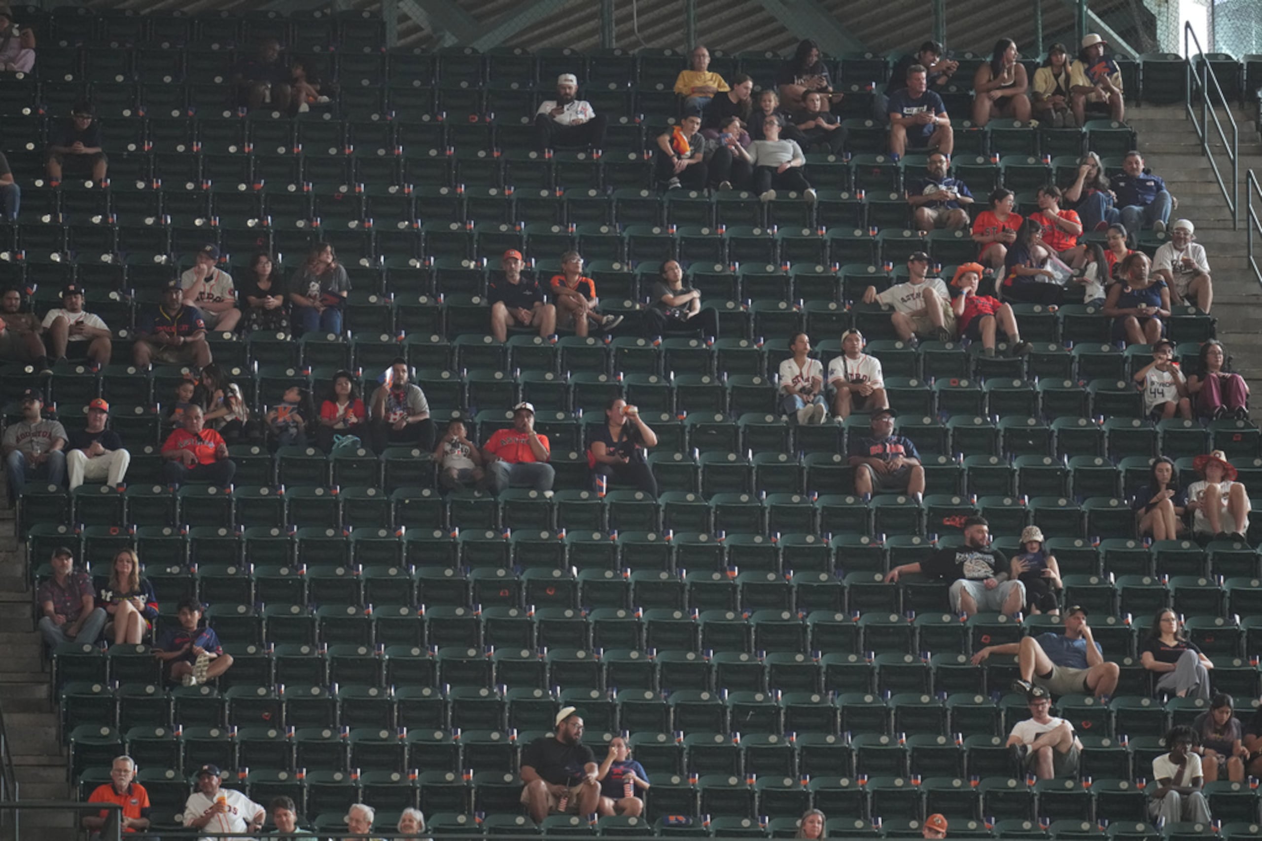 Las gradas del estadio de los Astros de Houston para su juego contra los Medias Blancas de Chicago en la serie de comodines de la Liga Americana, el martes, 29 de septiembre, en Houston.