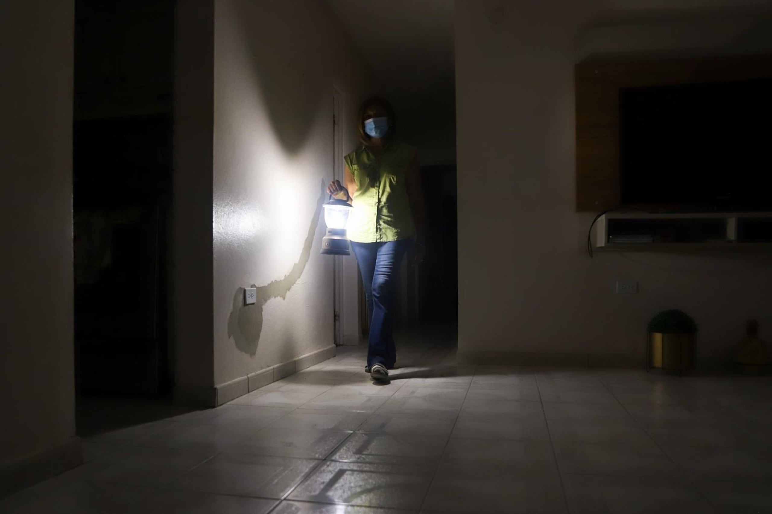 La mejoría en cuanto al número total de interrupciones (SAIFI) por cliente ha visto una mejora de 7.0 interrupciones por año comparado con la métrica histórica de la AEE para el año fiscal 2020 de 10.6 interrupciones por año.