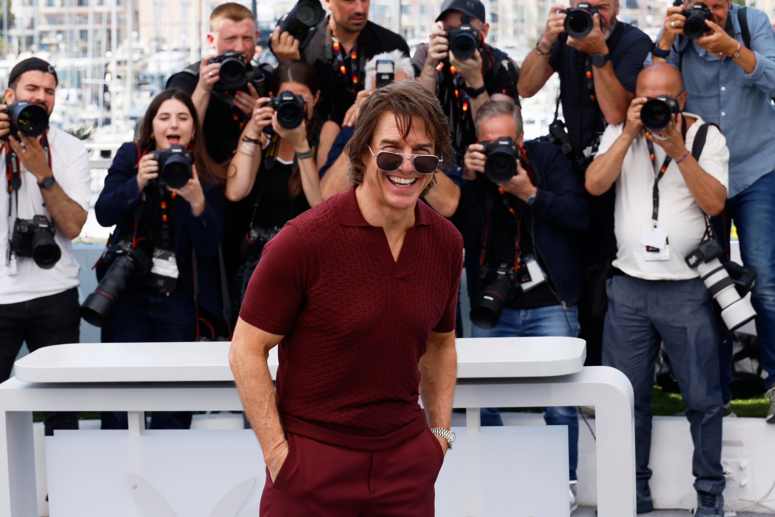 Tom Cruise posa para los fotógrafos durante el "photocall" de la película "Mission: Impossible – The Final Reckoning" en el Festival Internacional de Cine de Cannes, en el sur de Francia, el 14 de mayo de 2025.