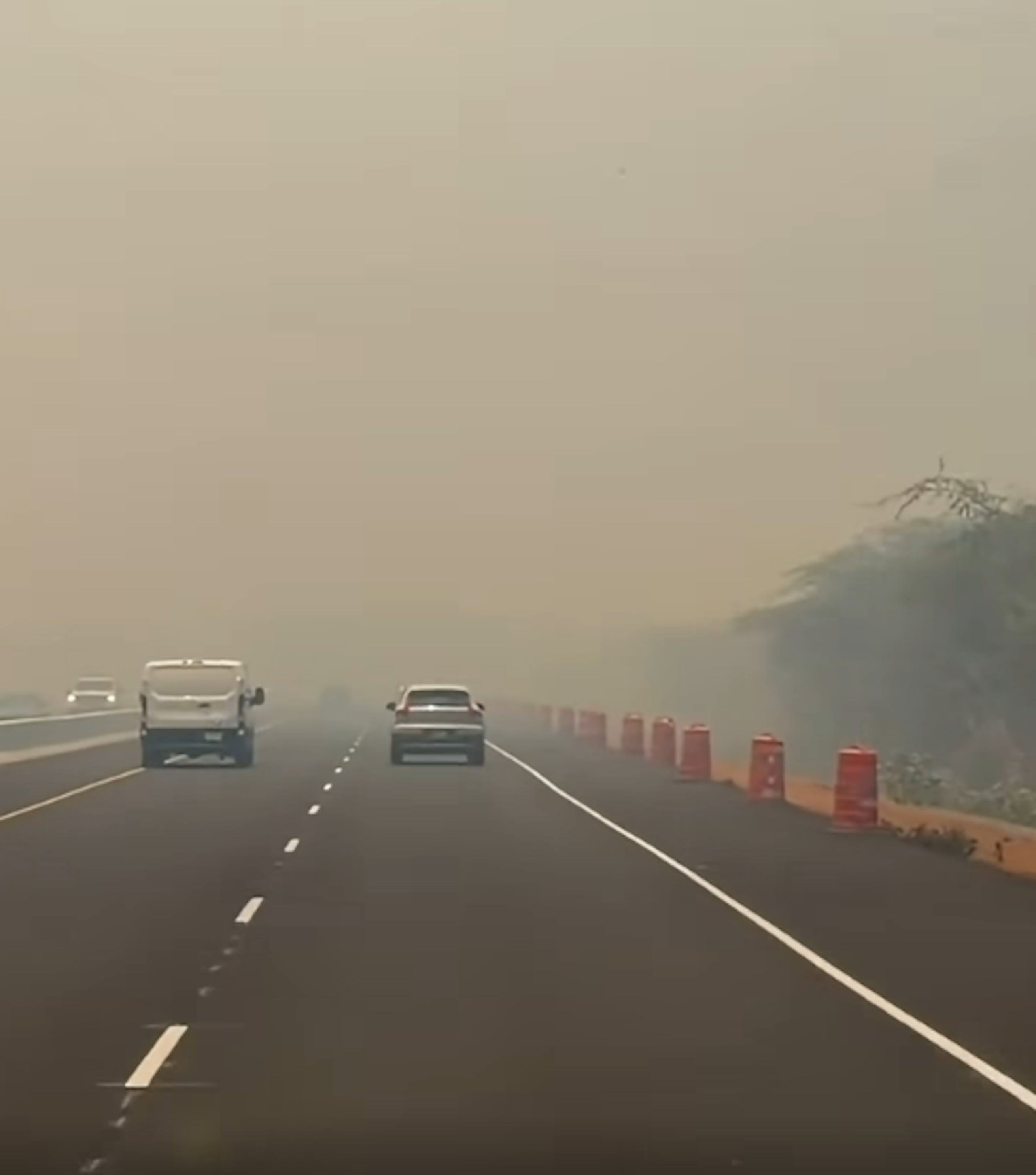 Se exhortó a los conductores a tomar vías alternas mientras se extingue el incendio.