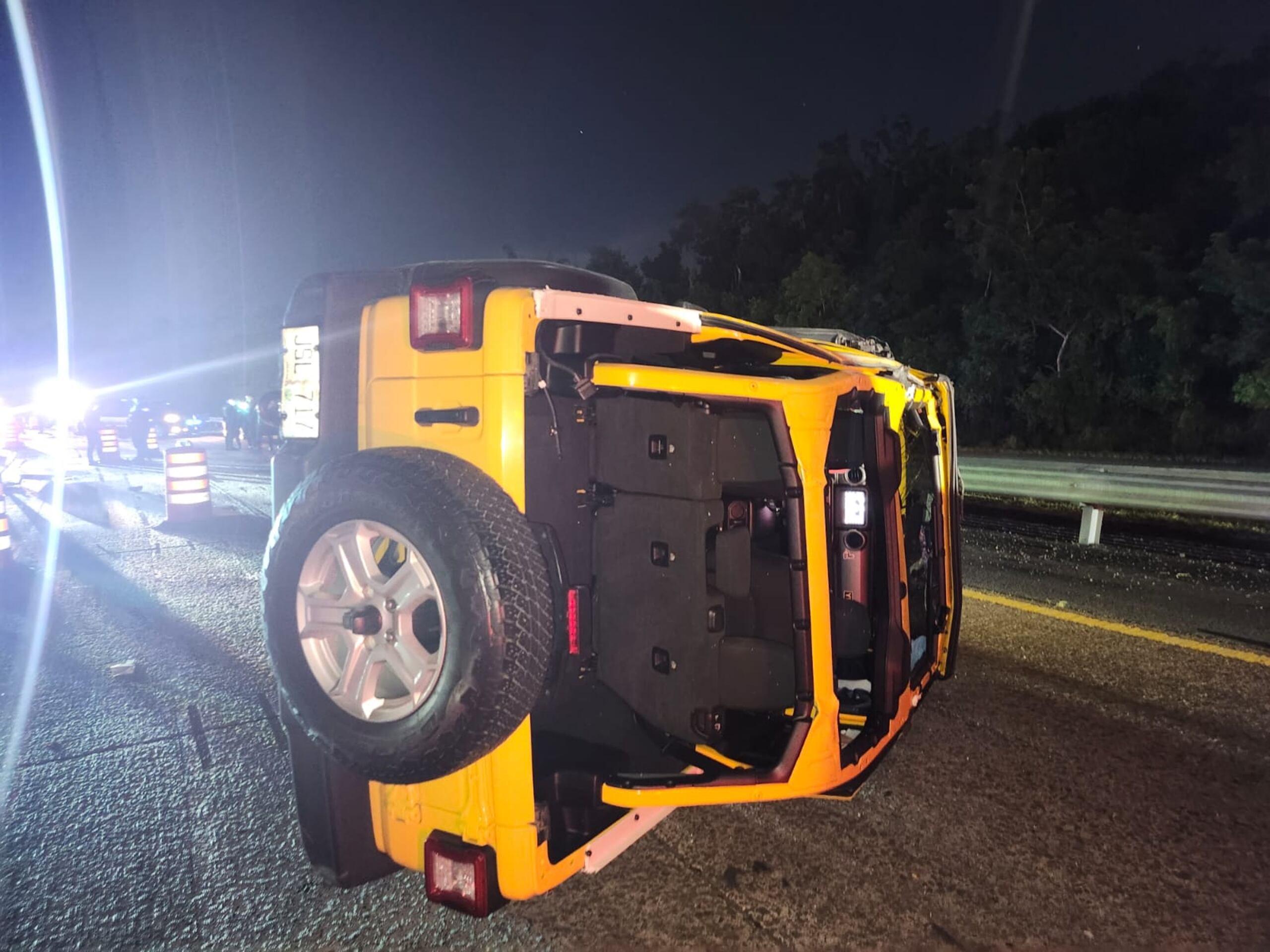 Se alega que el hombre chocó un vehículo a la altura del puente Dos Hermanos y no se detuvo en la escena.