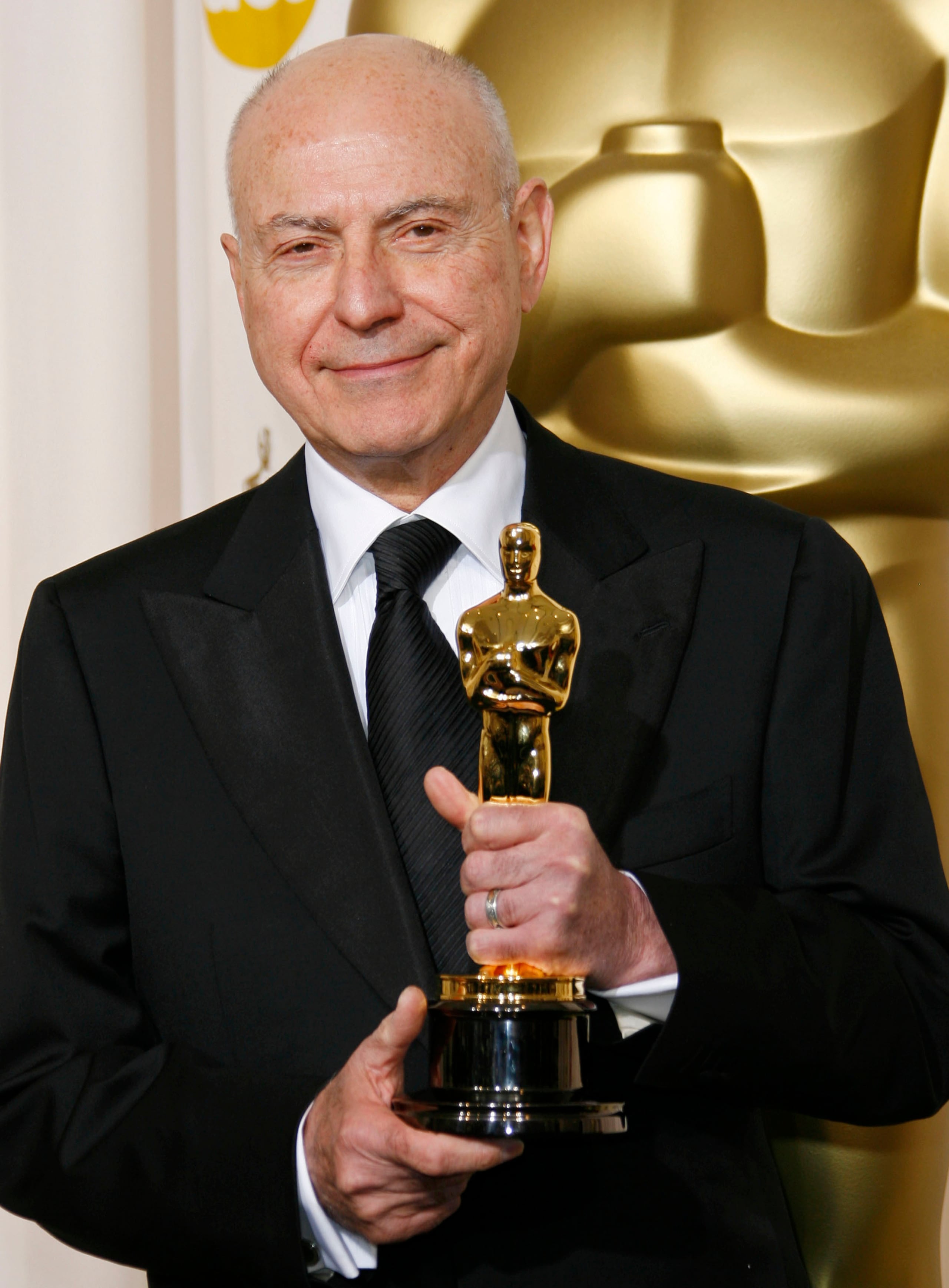 Alan Arkin publicó seis libros, escribió y dirigió dos cortometrajes y protagonizó la serie "100 Centre Street", entre otros proyectos destacados.